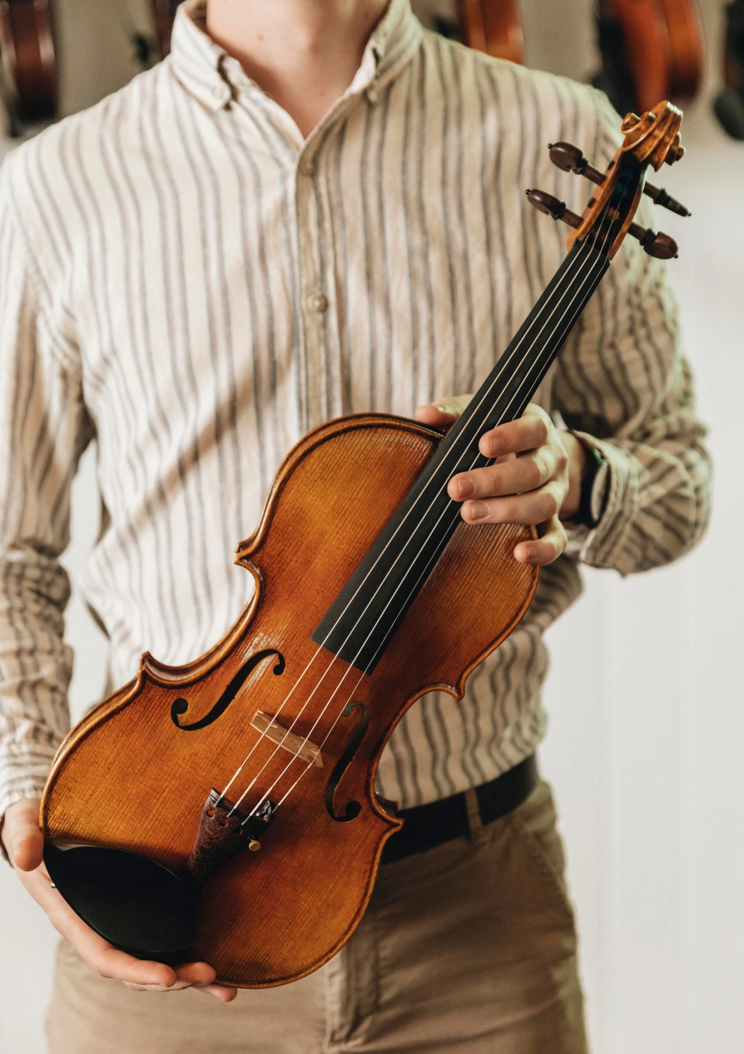 Violin: Helmut Illner, German Master Luthier, A-Model Instrument. 1500x2130 HD Background.