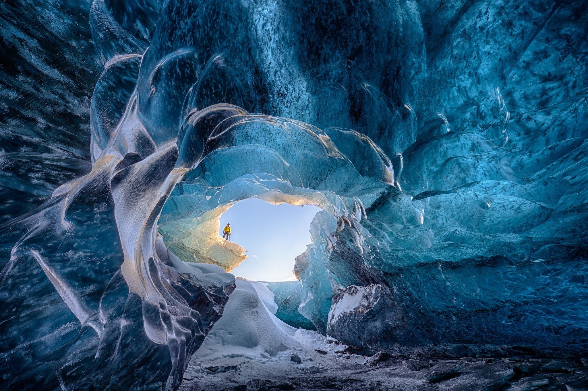 Icy wonderland, Stunning ice cave, 2050x1370 HD Desktop