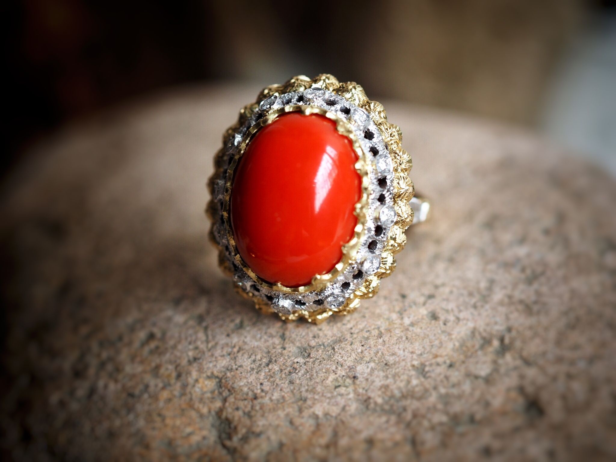 Red Coral, Dark red beauty, Two-toned gold, Sicily Italy, 2050x1540 HD Desktop