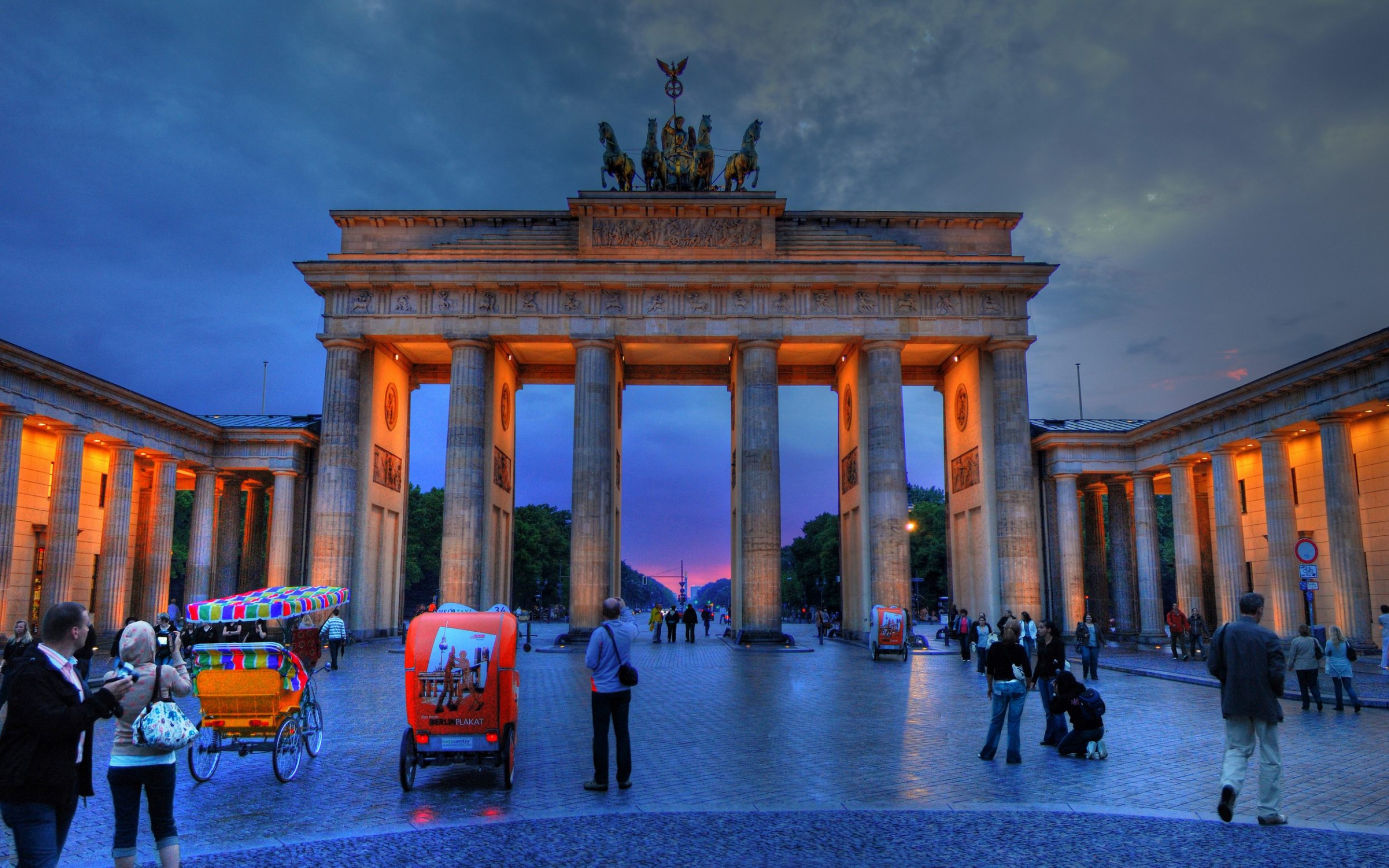 Brandenburg Gate, Berlin city view, German architecture, Travel photography, 2880x1800 HD Desktop
