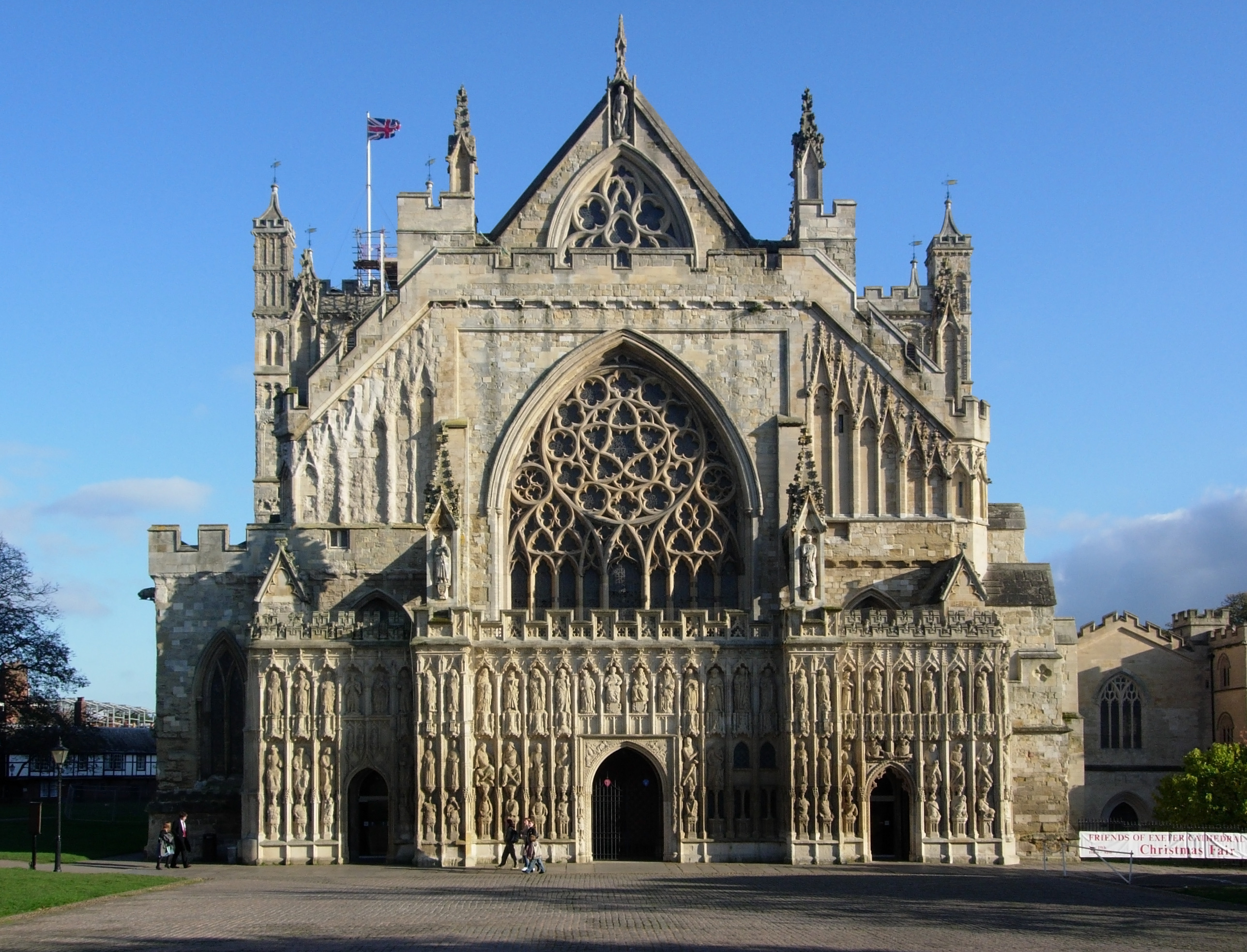Gothic Architecture: The Cathedral Church of Saint Peter in Exeter, Early Medieval construction style. 2580x1970 HD Background.
