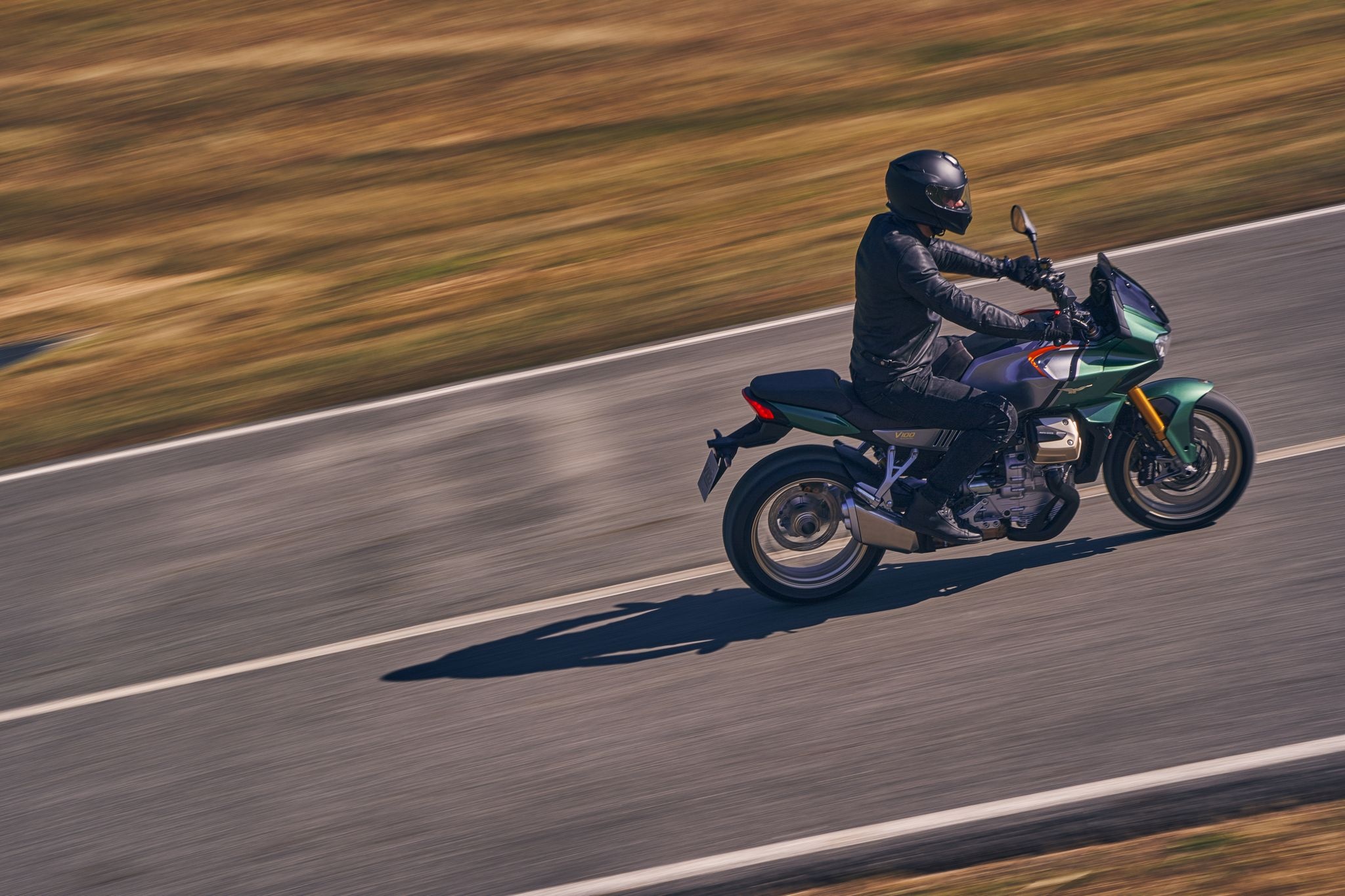 Moto Guzzi V100 Mandello, EICMA 2021 debut, BikeIT, Italian motorcycle, 2050x1370 HD Desktop