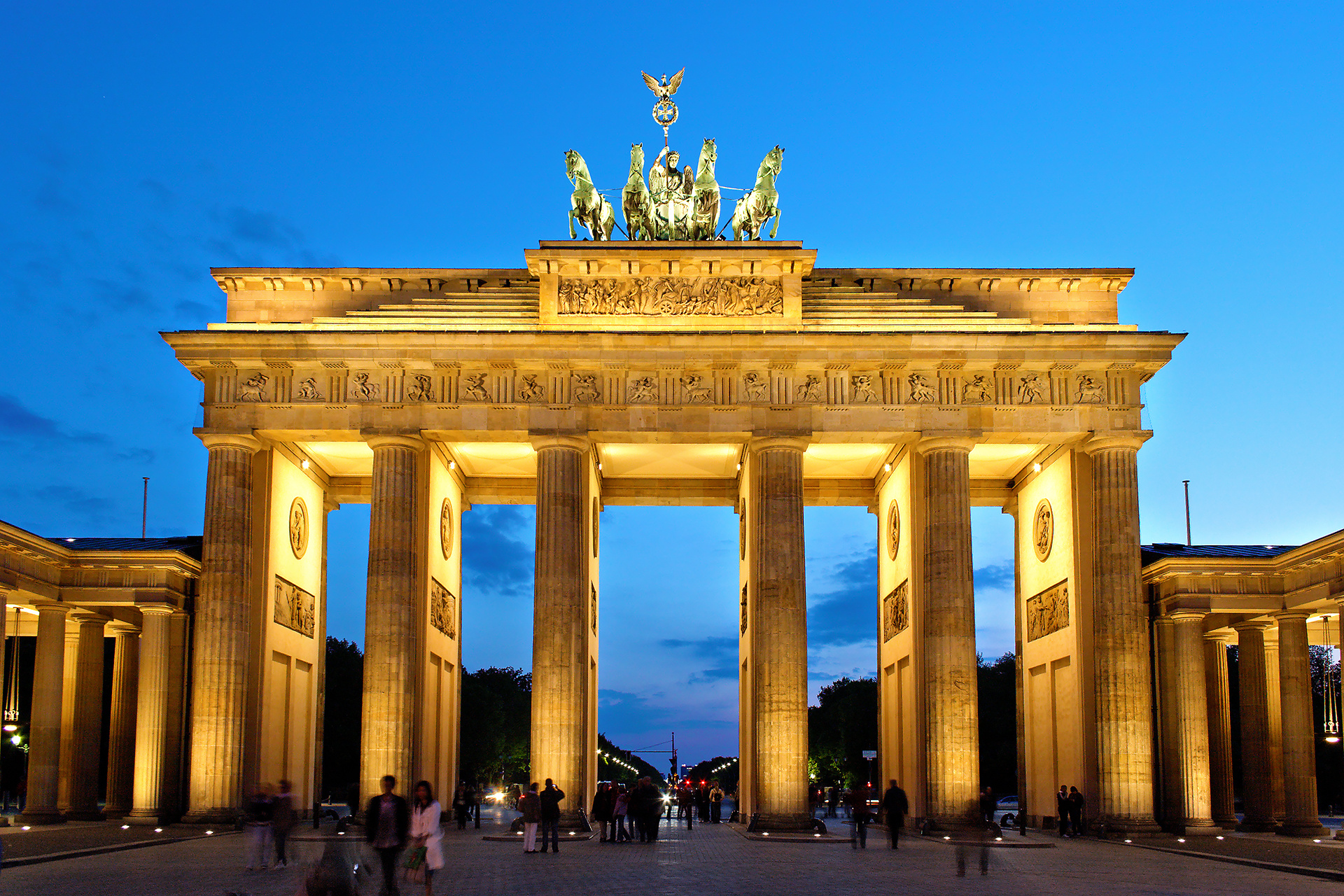 Brandenburg Gate, Man-made marvel, Digital wallpapers, German landmarks, 1920x1280 HD Desktop