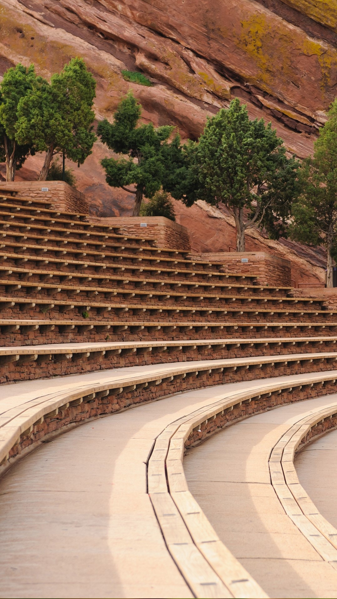 Leere Tribünenplätze im Red Rocks Amphitheatre, 1080x1920 Full HD Handy