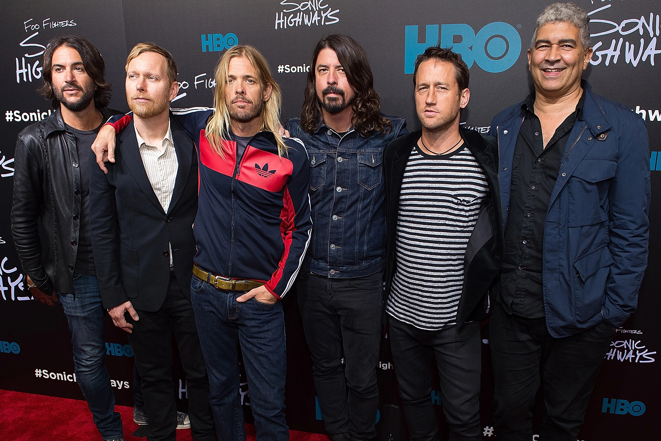 Foo Fighters: Rock band, Inducted into the Rock and Roll Hall of Fame in 2021. 2230x1490 HD Background.