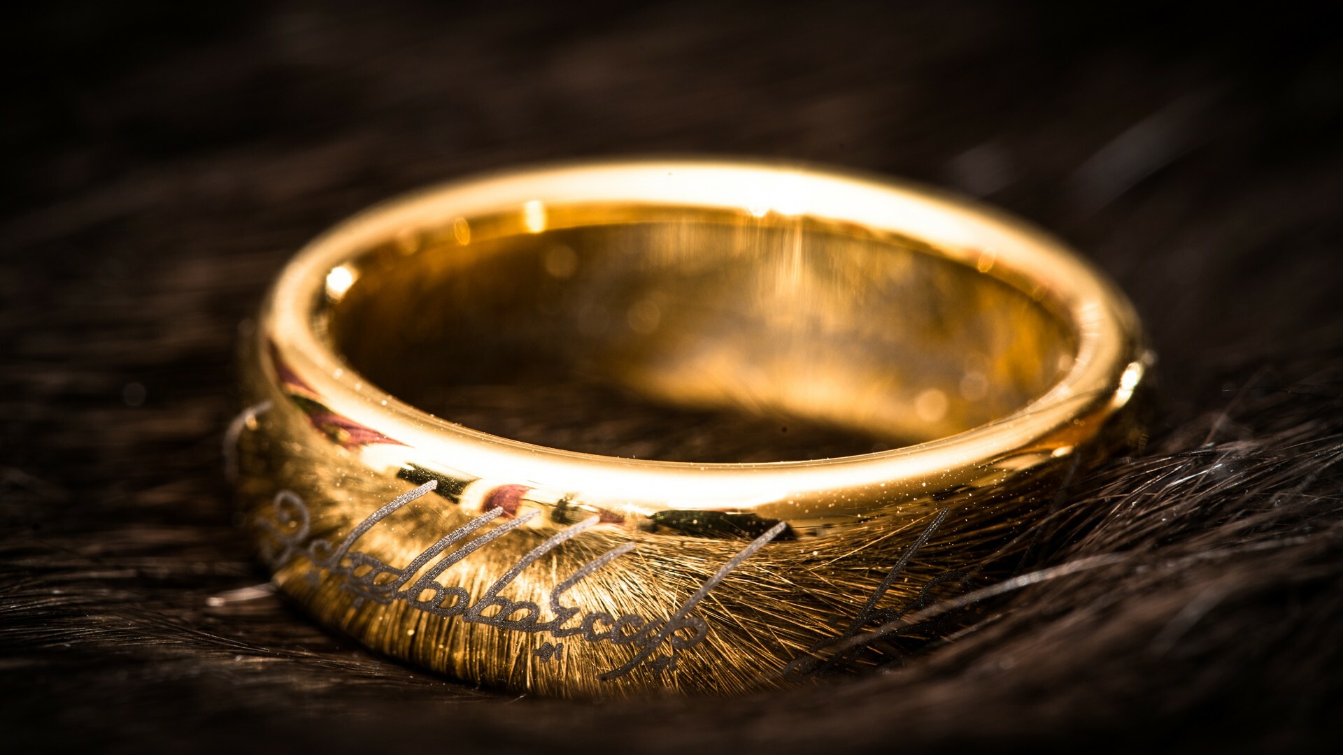 The Lord of the Rings: The One Ring, Its purpose was to control the wearers of the 19 other Rings at a distance. 1920x1080 Full HD Wallpaper.