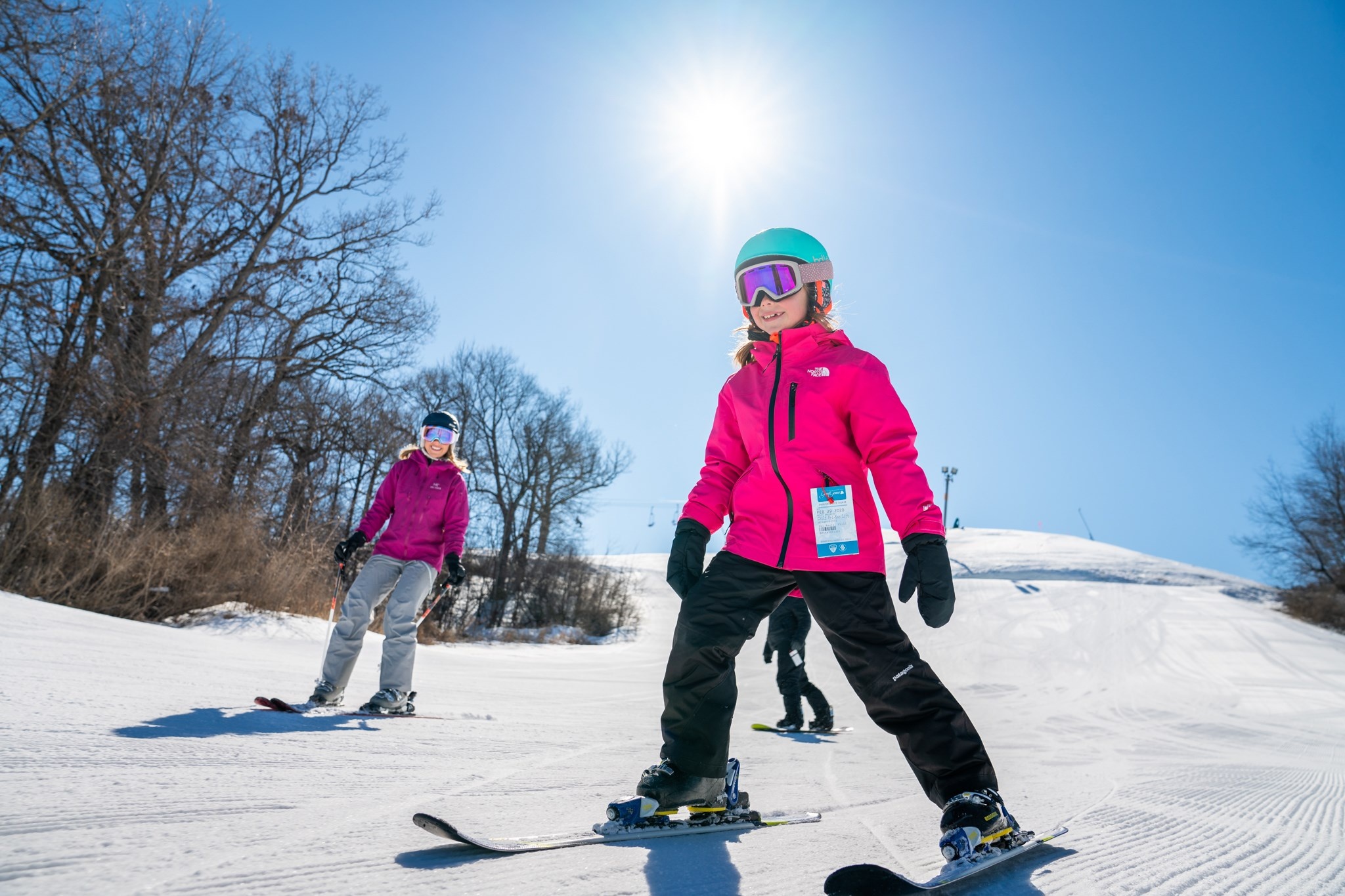 Skiboarding: Ski Resorts of Chicago, Illinois, Gliding on a Snow, Winter Activity. 2050x1370 HD Background.