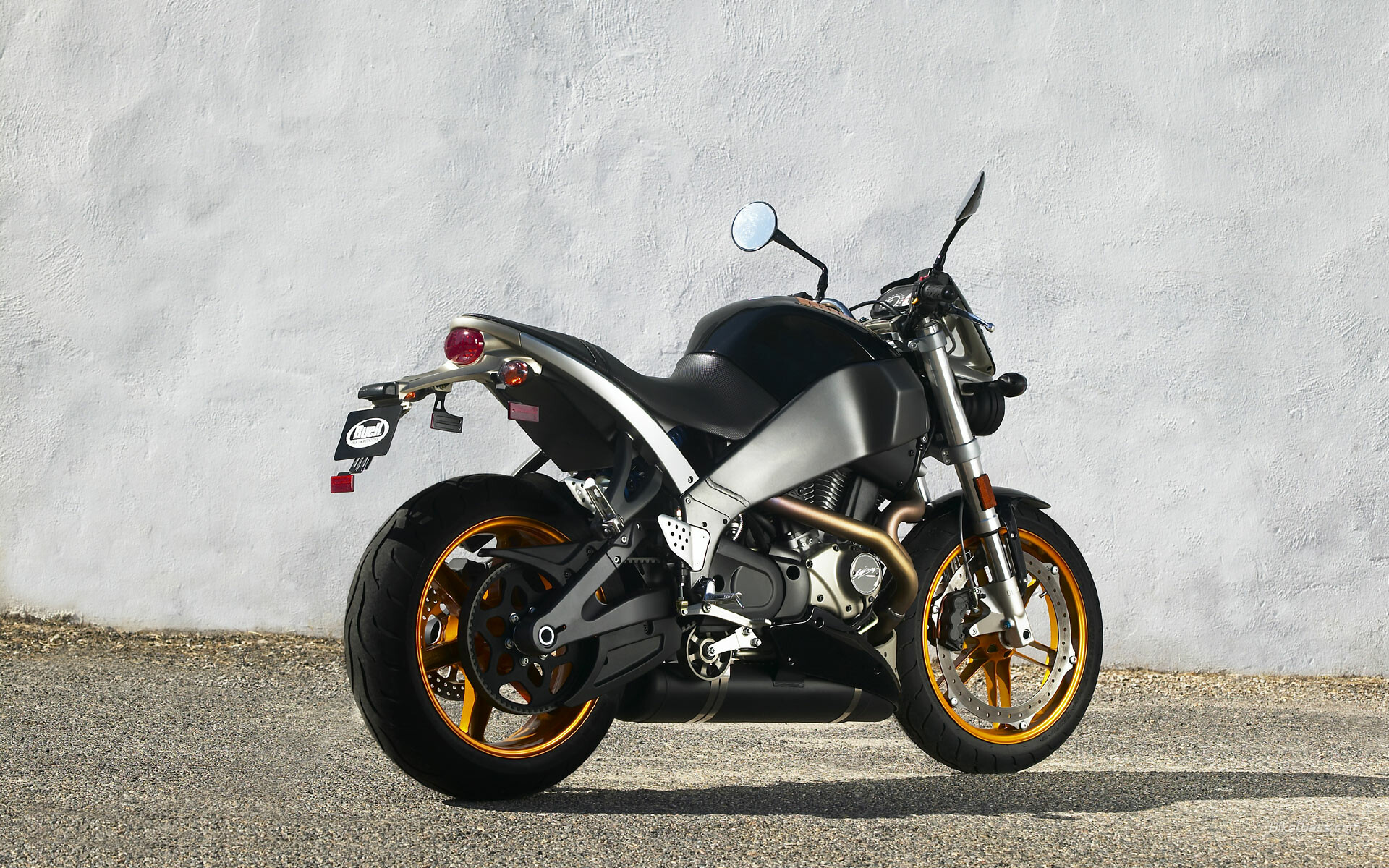 Buell: Lightning XB12S, 1203 fuel-injected air/oil/fan-cooled V-Twin engine, 103 peak hp. 1920x1200 HD Background.