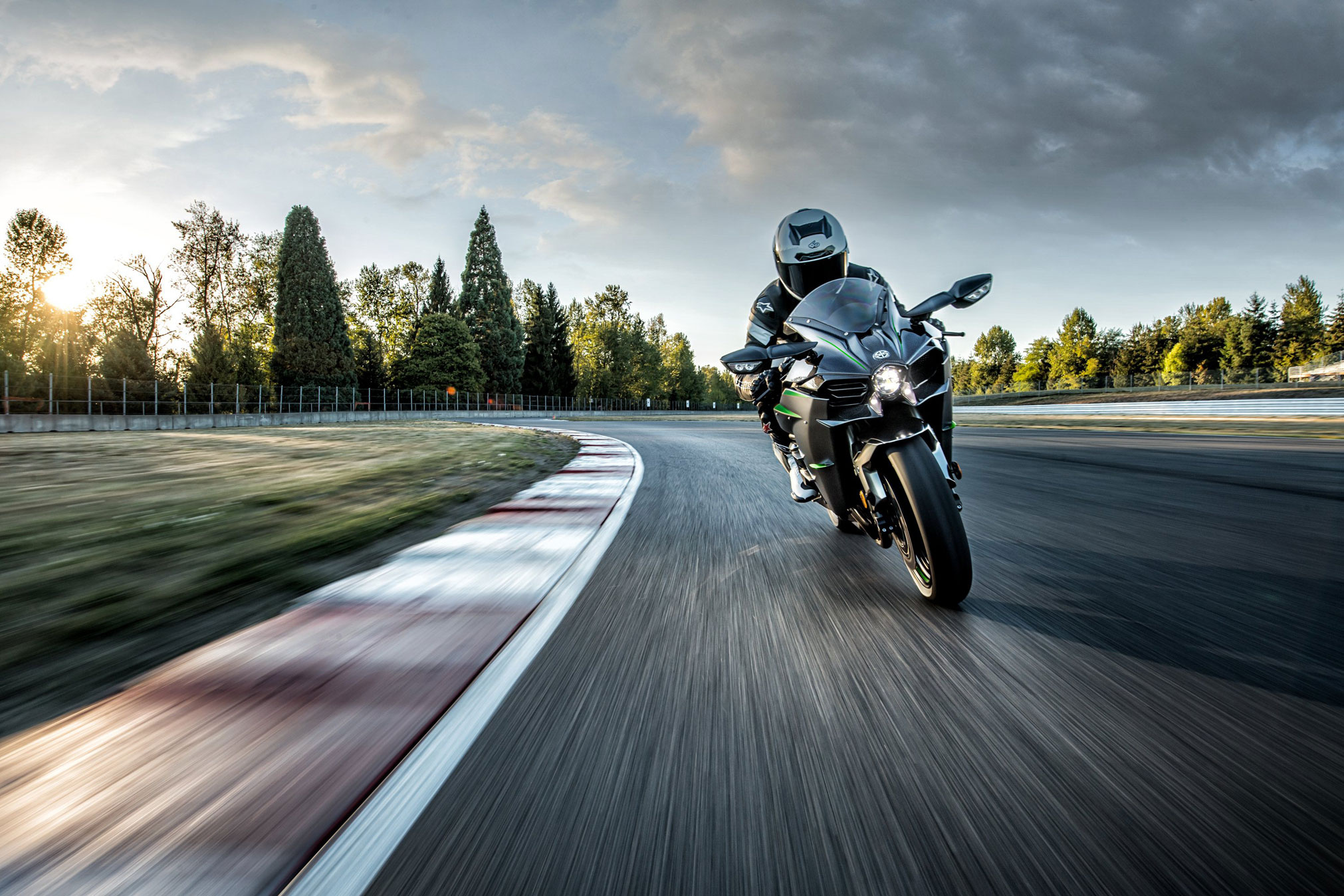 Kawasaki Ninja H2, 2022 model, Total Motorcycle guide, Speed and innovation, 2030x1350 HD Desktop