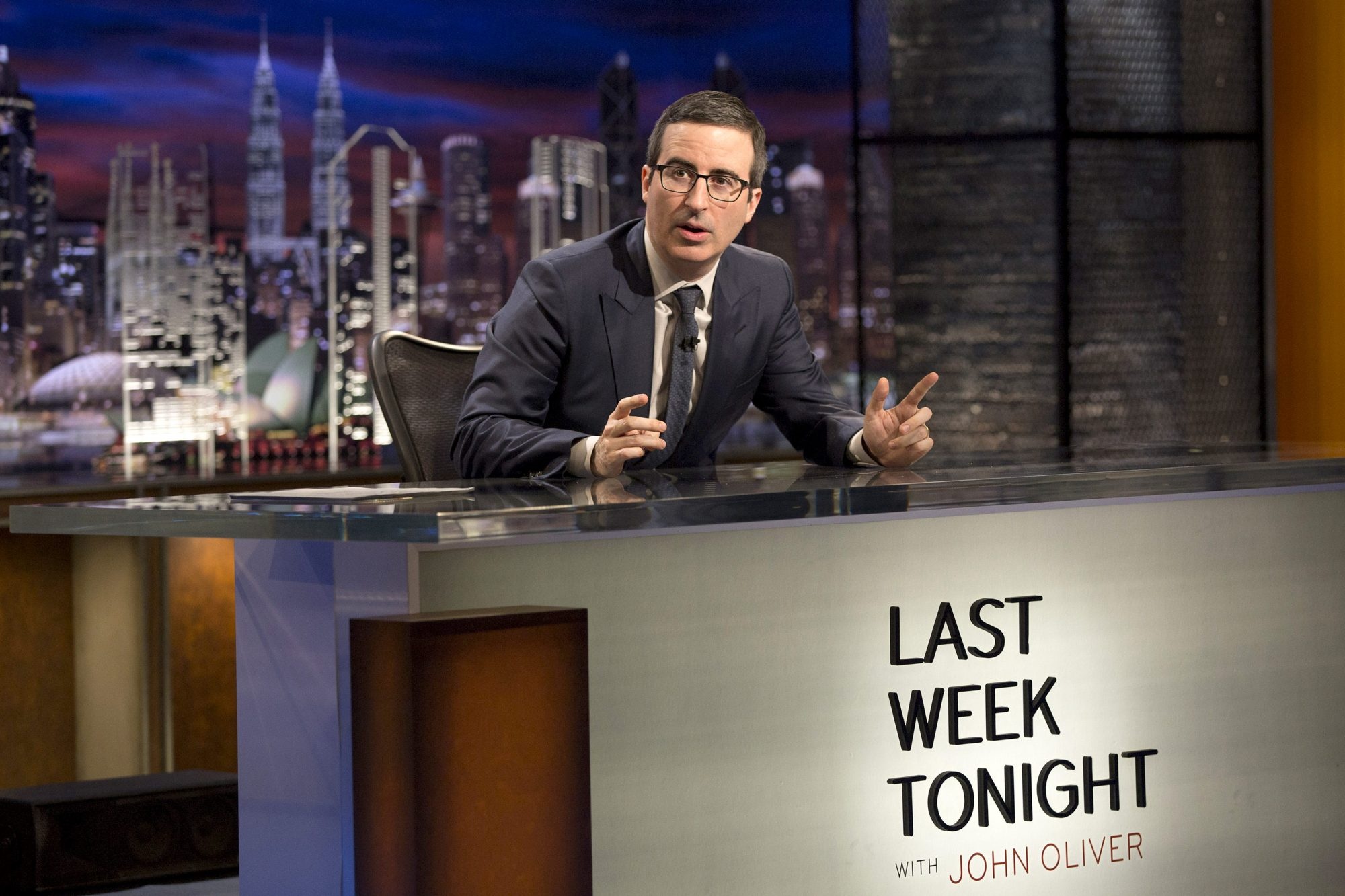 Satirical commentary, John Oliver, Current events, Television show, 2000x1340 HD Desktop