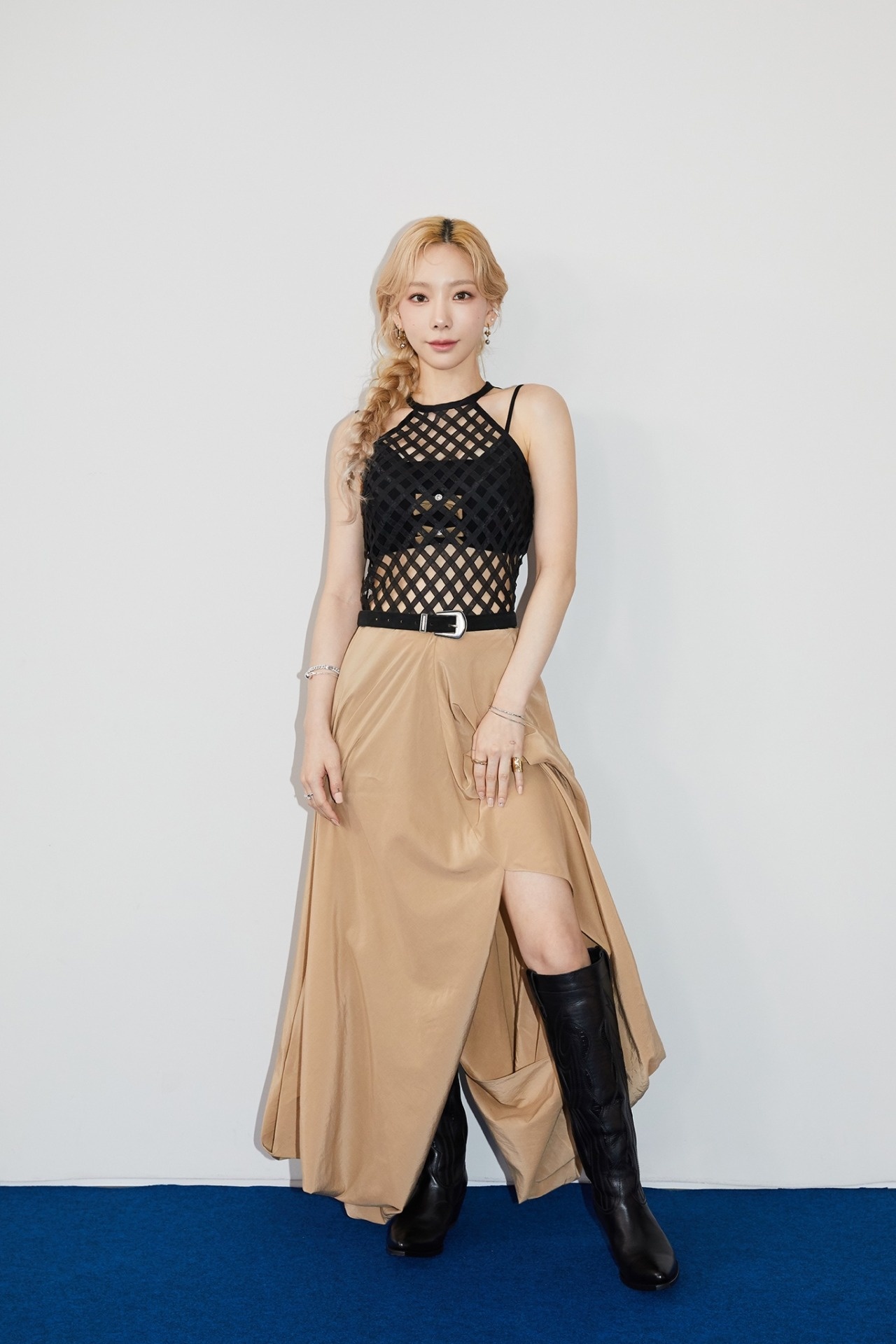 Kim Taeyeon, Pretty Taeyeon, Tumblr posts, Fashionable, 1280x1920 HD Phone