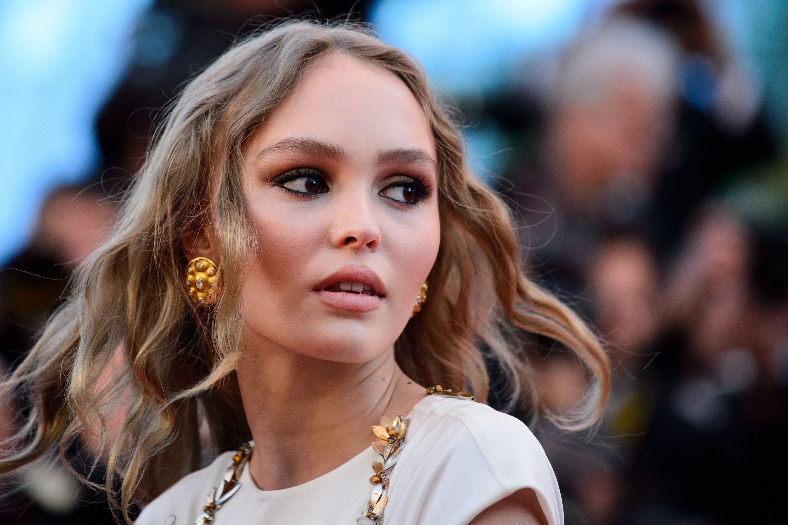 Lily-Rose Depp, HD wallpapers, Fashionable backgrounds, Celeb style, 3000x2000 HD Desktop