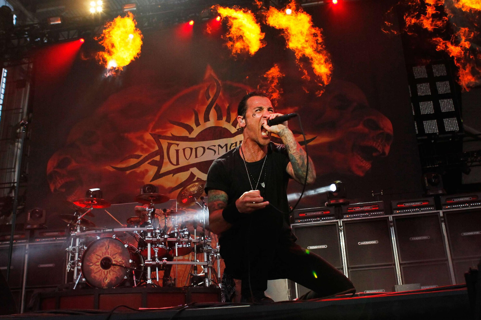 Godsmack: The band that has 25 top ten rock radio hits, Frontman and songwriter Sully Erna. 2000x1330 HD Wallpaper.