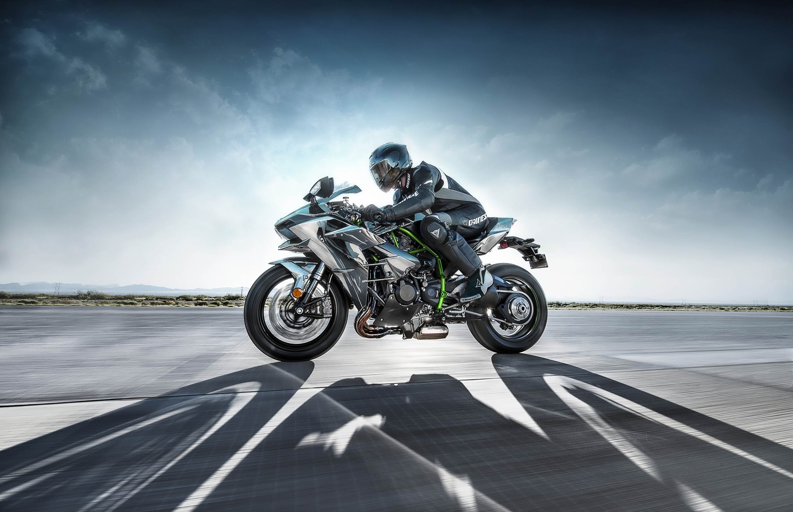 Kawasaki Ninja H2, Powerful bike, Thrilling ride, Sports bike, 2560x1660 HD Desktop