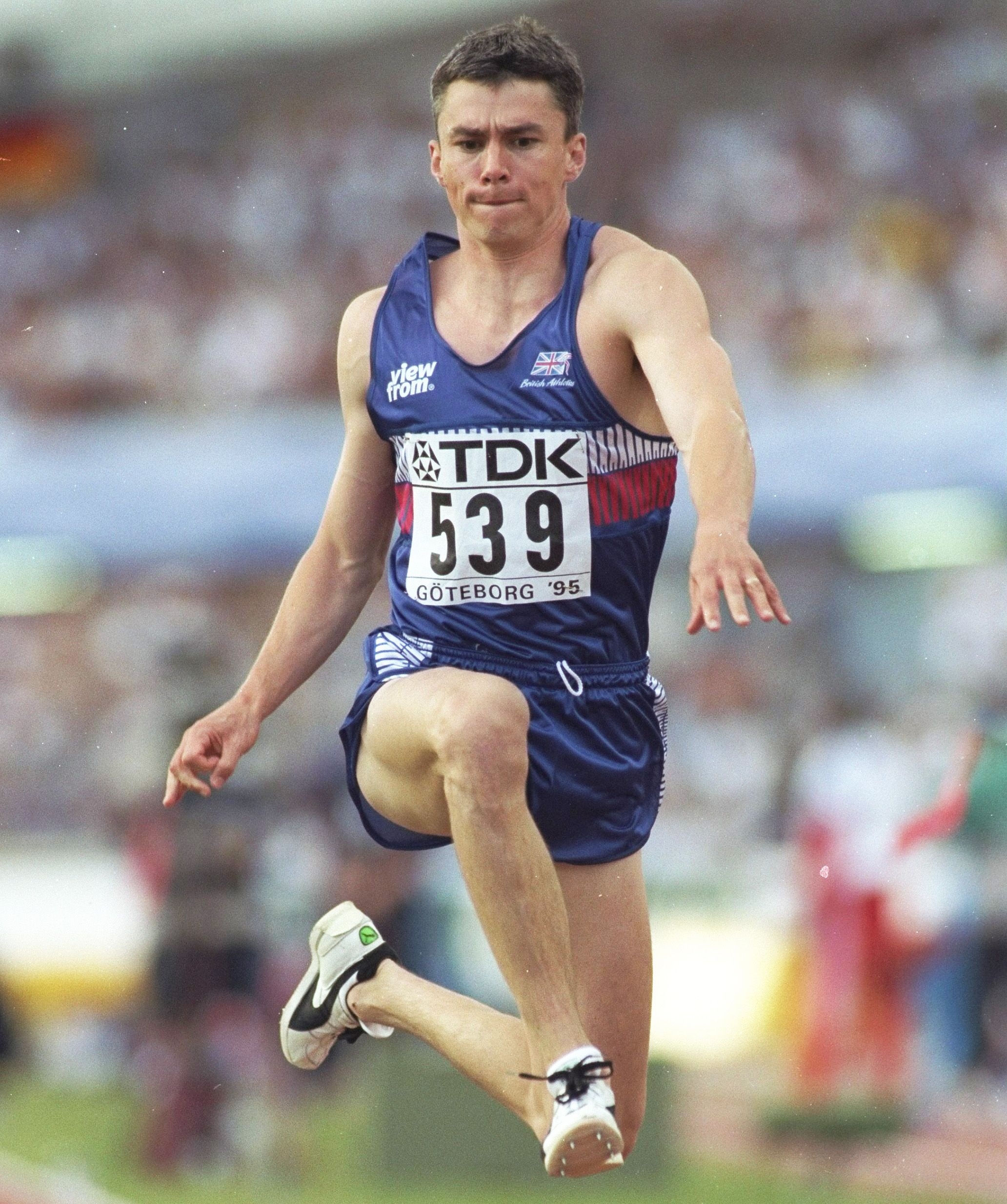Jonathan Edwards, Long jump legend, World record, Triple jump, 2070x2470 HD Phone