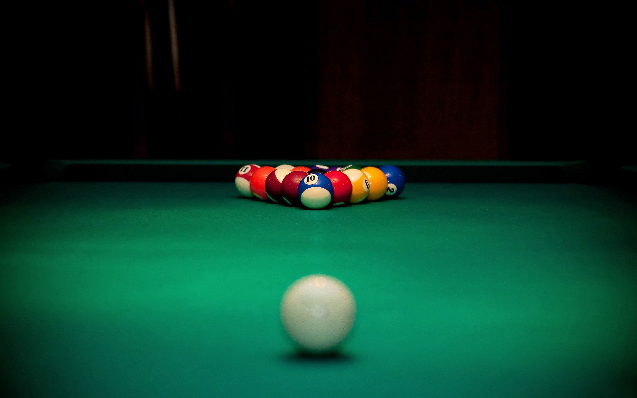 Pool (Cue Sports): Eight-ball, The most popular type of recreational game with cue sticks. 2560x1600 HD Background.