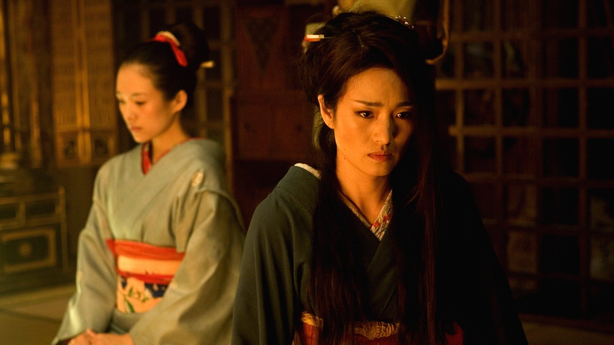 Memoirs of a Geisha: Ziyi Zhang as Sayuri Nitta and Gong Li as Hatsumomo. 2000x1130 HD Background.