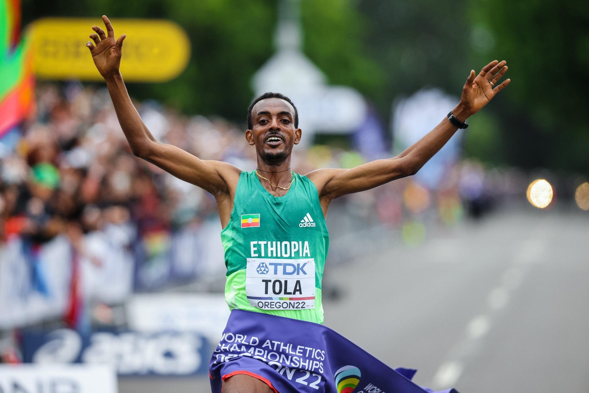 Tamirat Tola, Ethiopia, World championships, Stuns Kamworor, 2050x1370 HD Desktop