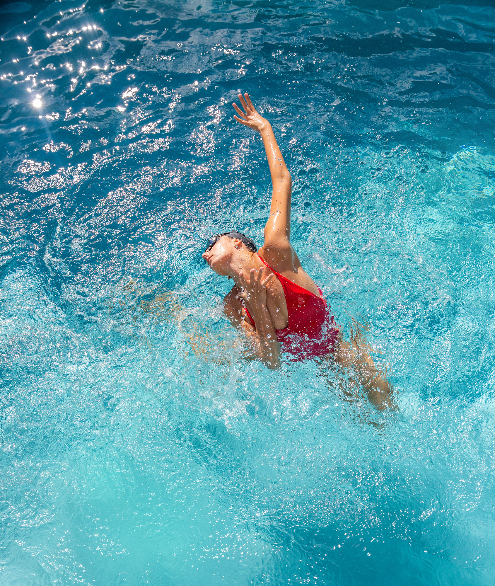Kristina Makushenko, Synchronized brilliance, Photographer's art, Stunning water dance, 1690x2000 HD Phone