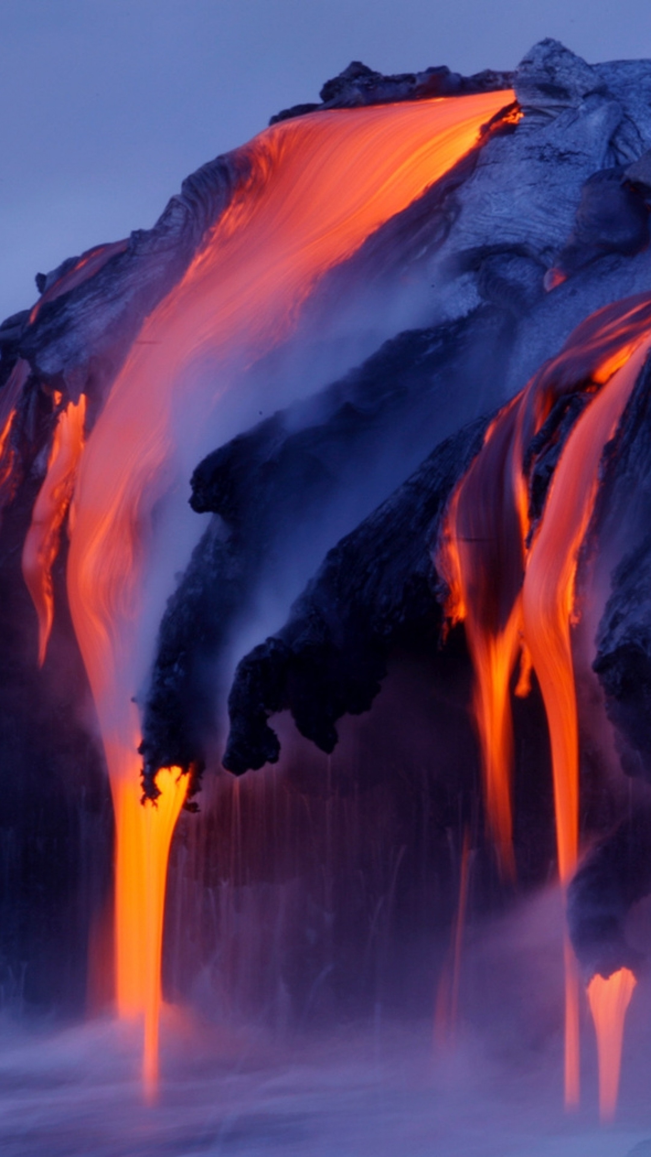 Fiery lava streams, Fury of the volcano, Nature's power, Volcanic eruption, 2160x3840 4K Handy