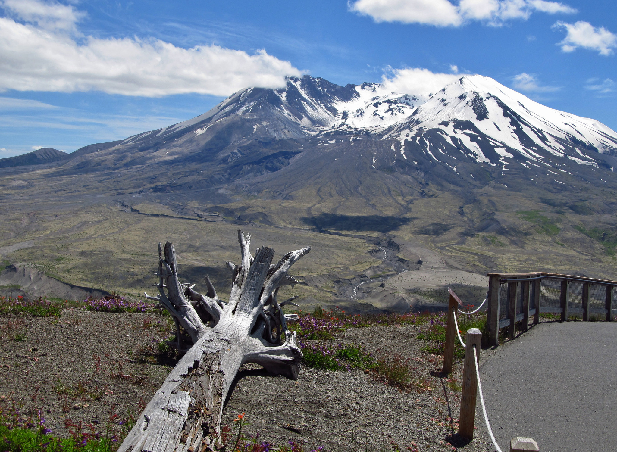 Mount St. Helens travels, majestic mountain wonder, 2050x1510 HD Desktop