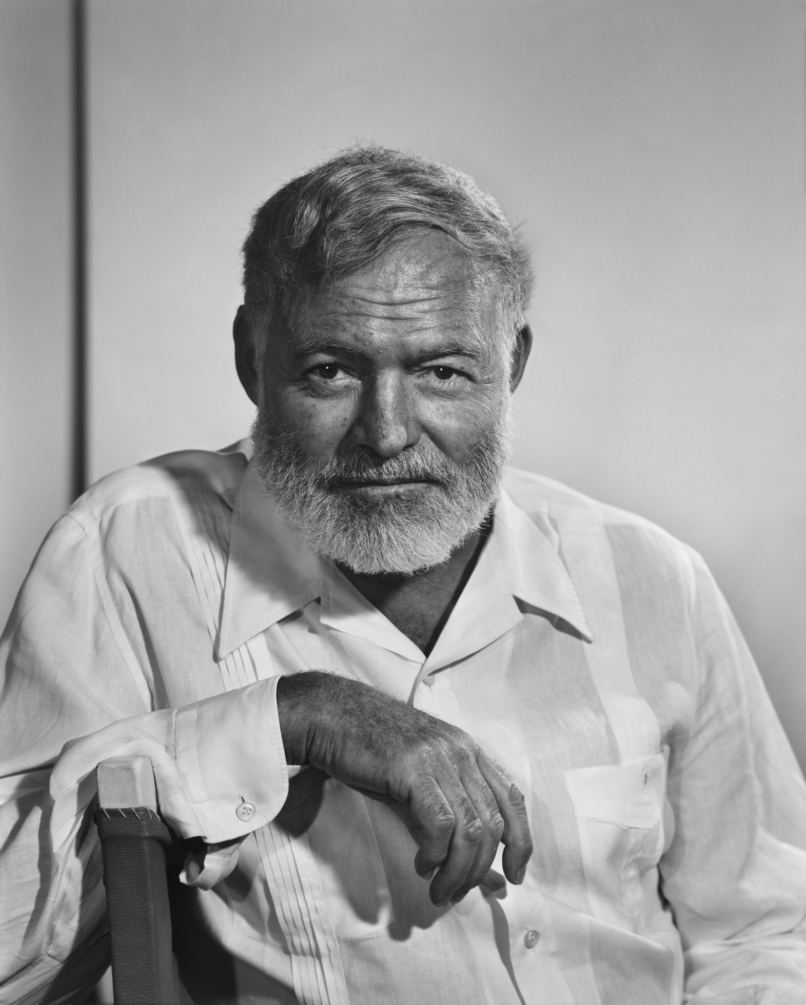 Yousuf Karsh, Ernest Hemingway, Hemingway's portrait, Famous photographer, 1580x1960 HD Phone