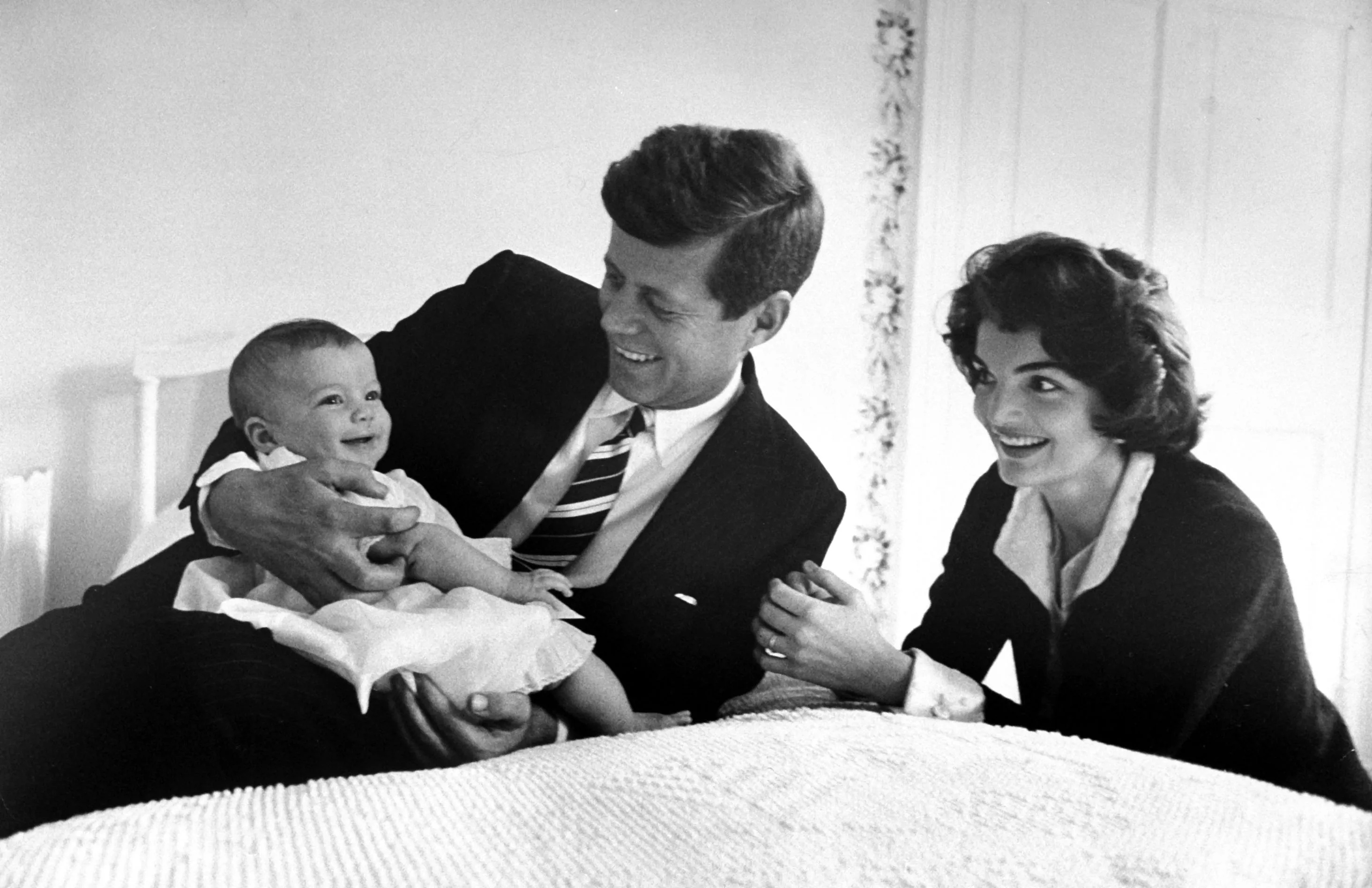 Jacqueline Kennedy Onassis, Love letter to JFK, Auction item, Rare, 2930x1900 HD Desktop