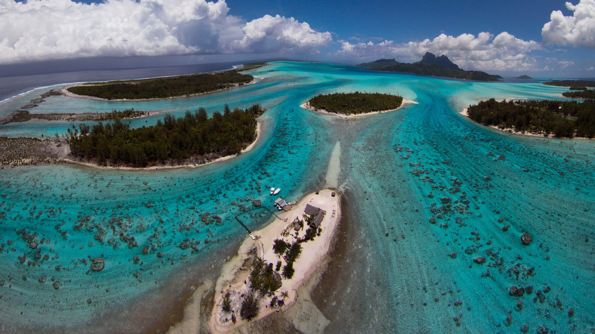 Bora Bora: Beautiful island In French Polynesia, South Pacific Ocean. 1920x1080 Full HD Wallpaper.