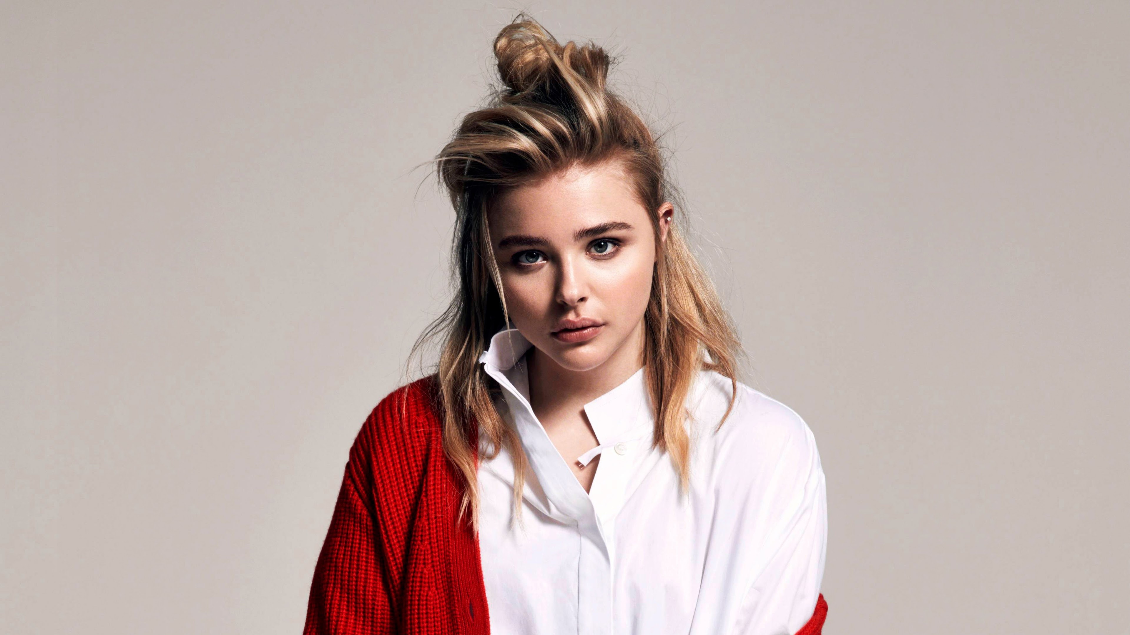 Chloe Moretz: The recipient of four MTV Movie and TV Awards, and two People's Choice Awards. 3840x2160 4K Wallpaper.