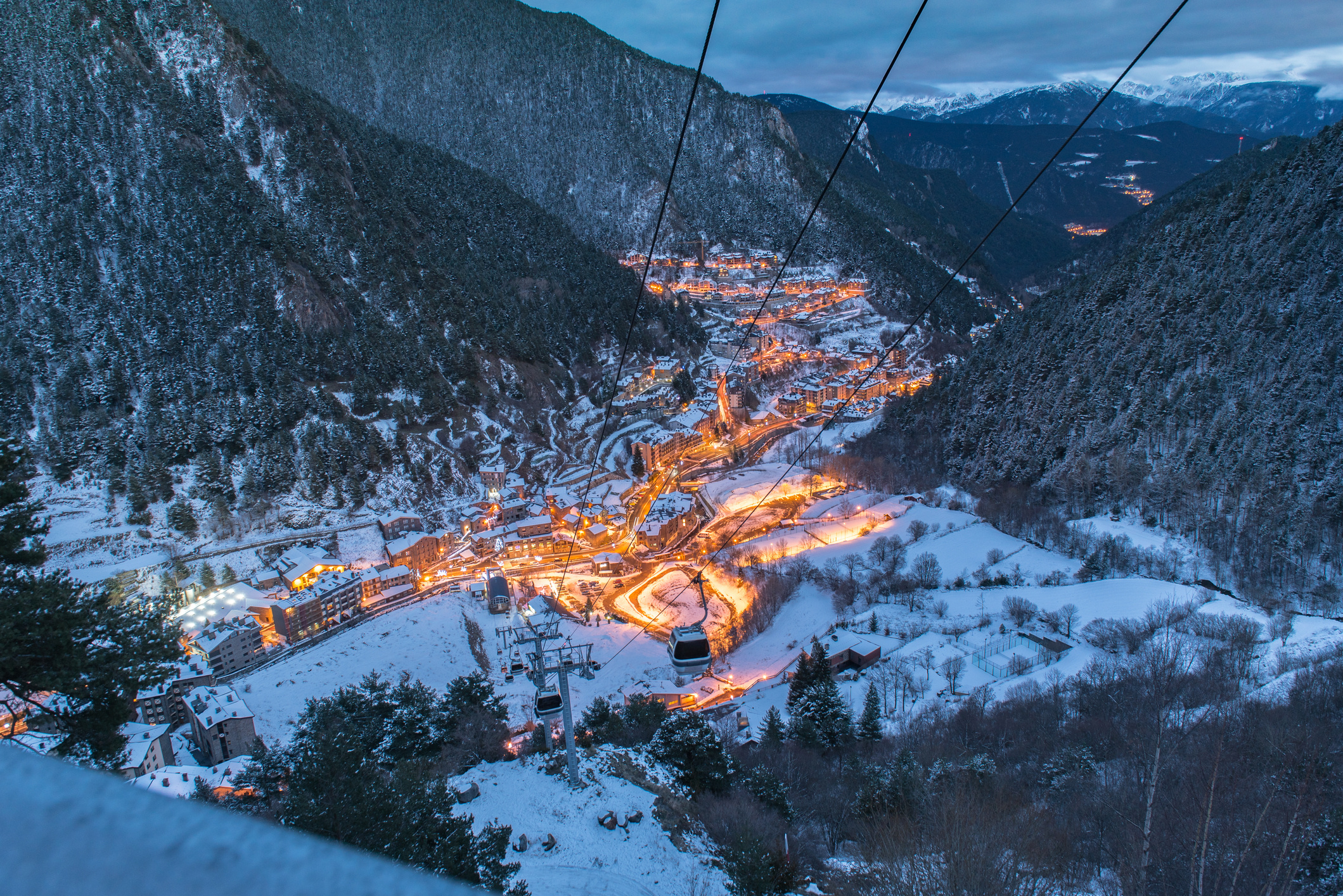 Skiing in Andorra, Alpine paradise, Snowy slopes, JourneyHero ski guide, 2120x1420 HD Desktop