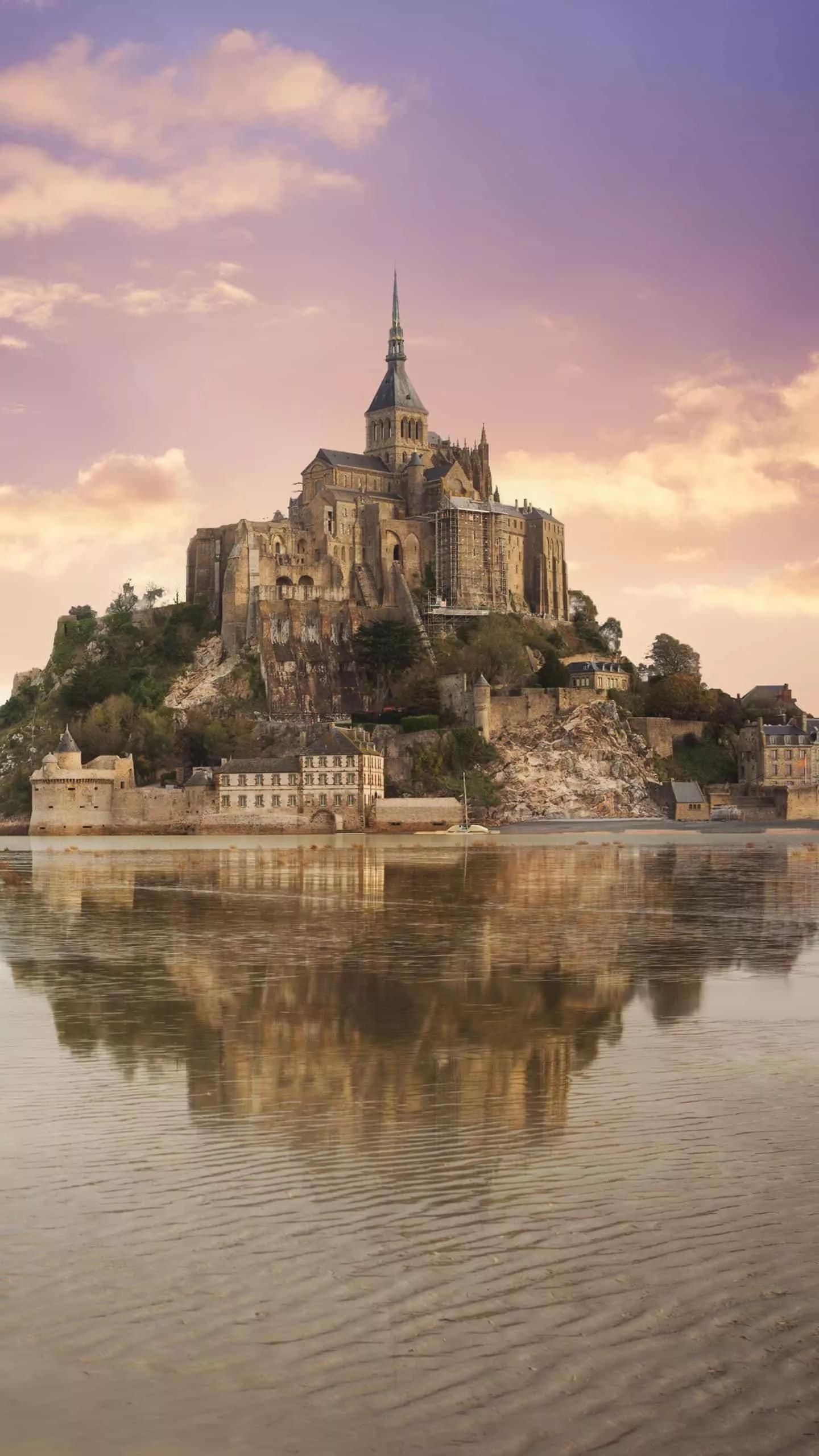 Nachtansicht des Mont Saint Michel, 1440x2560 HD Handy