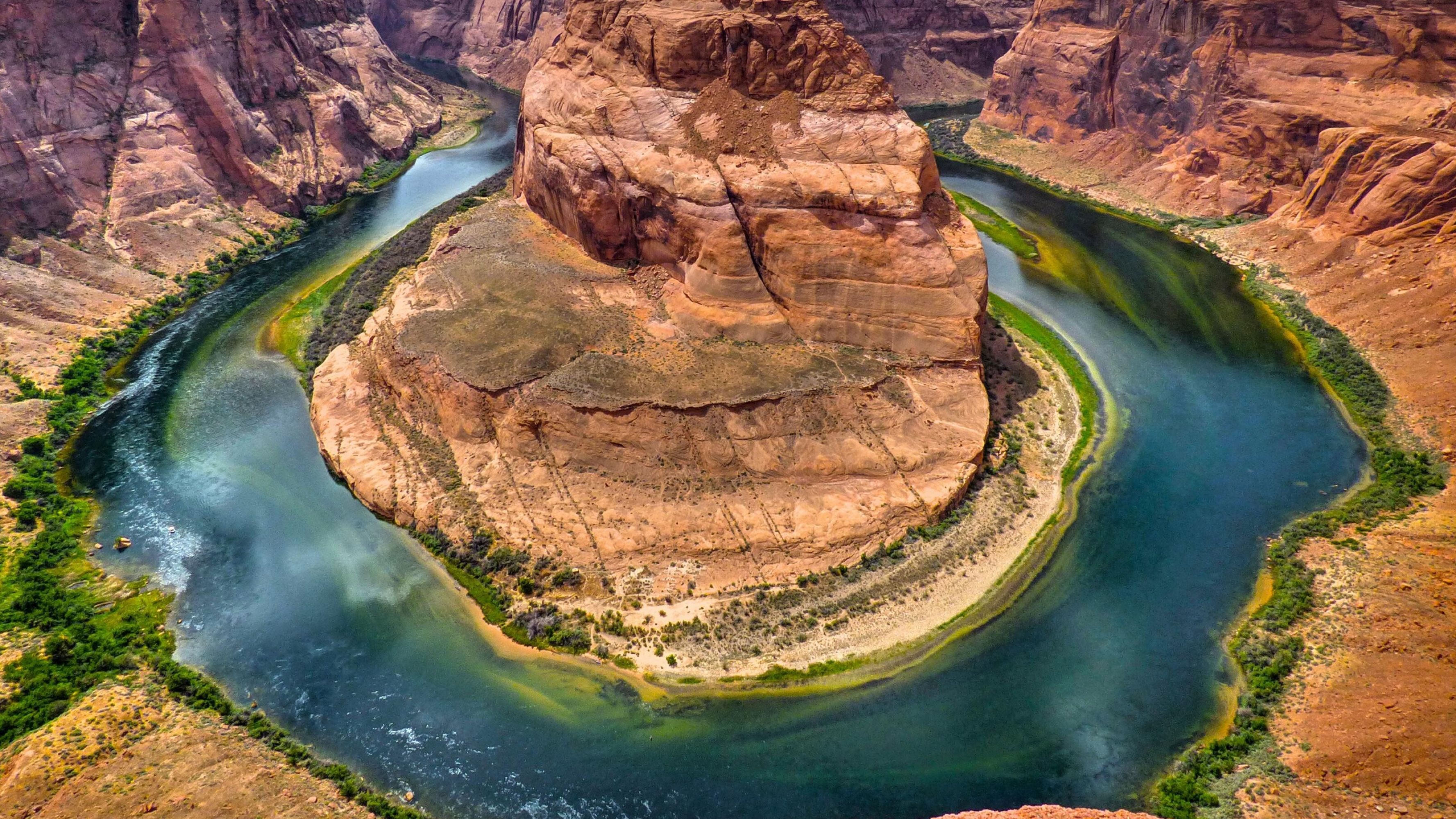 Geology: Glen Canyon National Recreation Area, Utah and Arizona, United States. 3560x2000 HD Background.