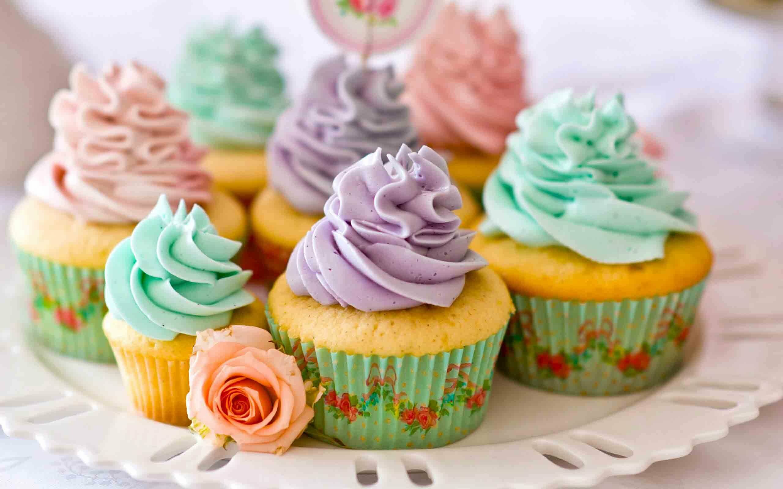 Sweets: Cupcake, A small cake designed to serve one person. 2560x1600 HD Background.