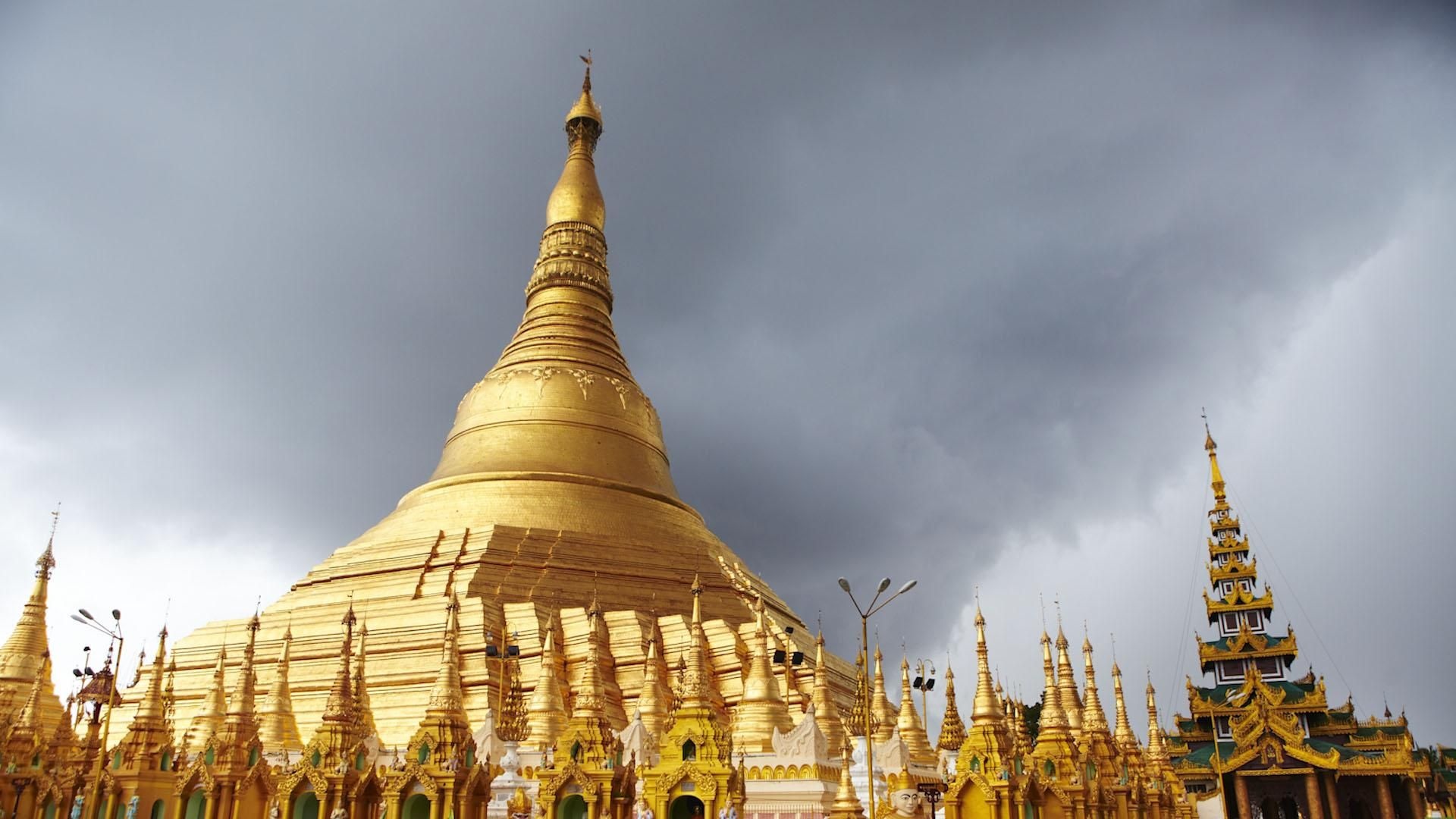 Shwedagon Pagoda, Myanmar Buddhist site, Beautiful places, Amazing buildings, 1920x1080 Full HD Desktop
