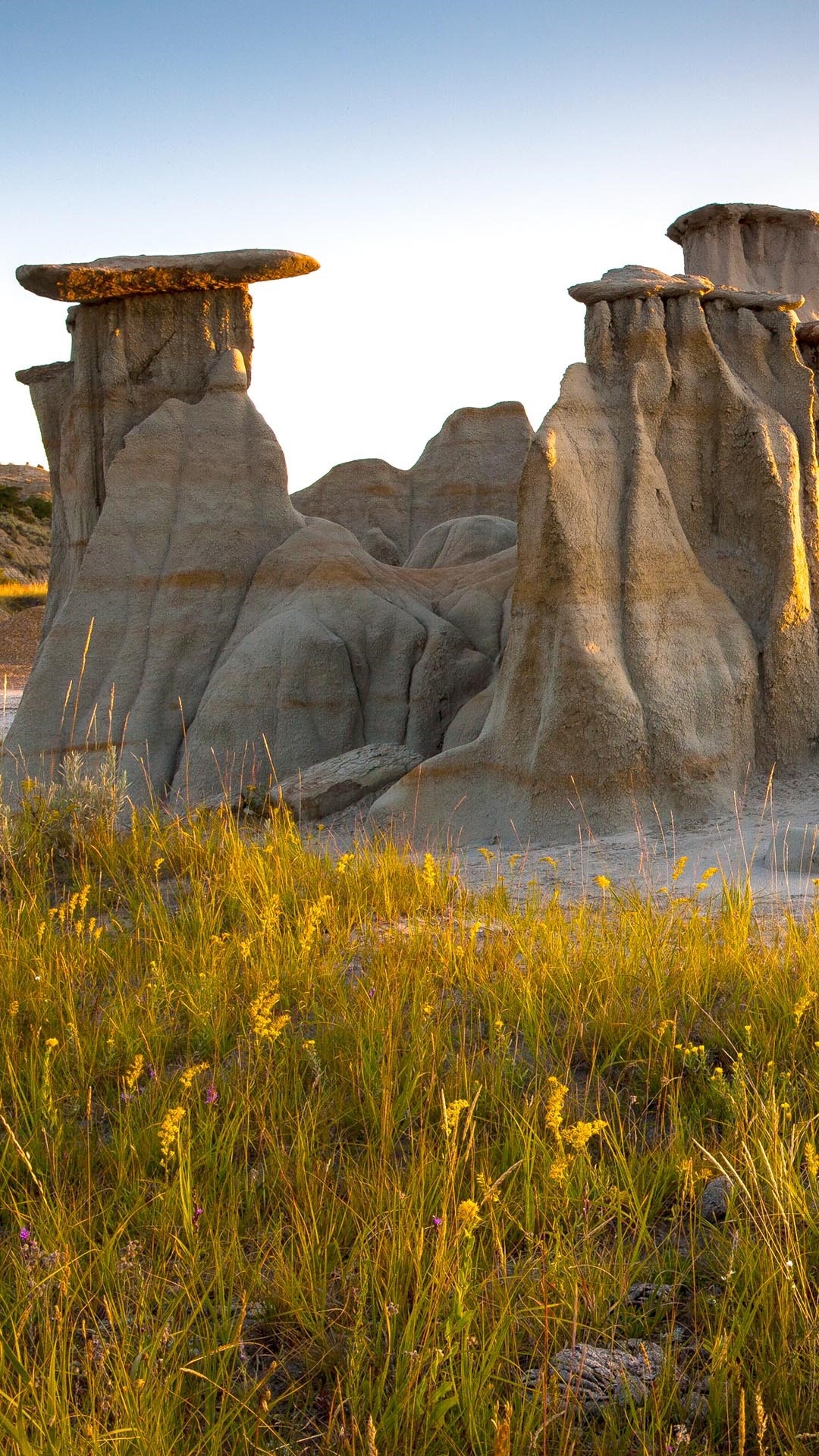 Theodore Roosevelt National Park, Hoodoos, Sunrise, North Dakota, 1080x1920 Full HD Handy