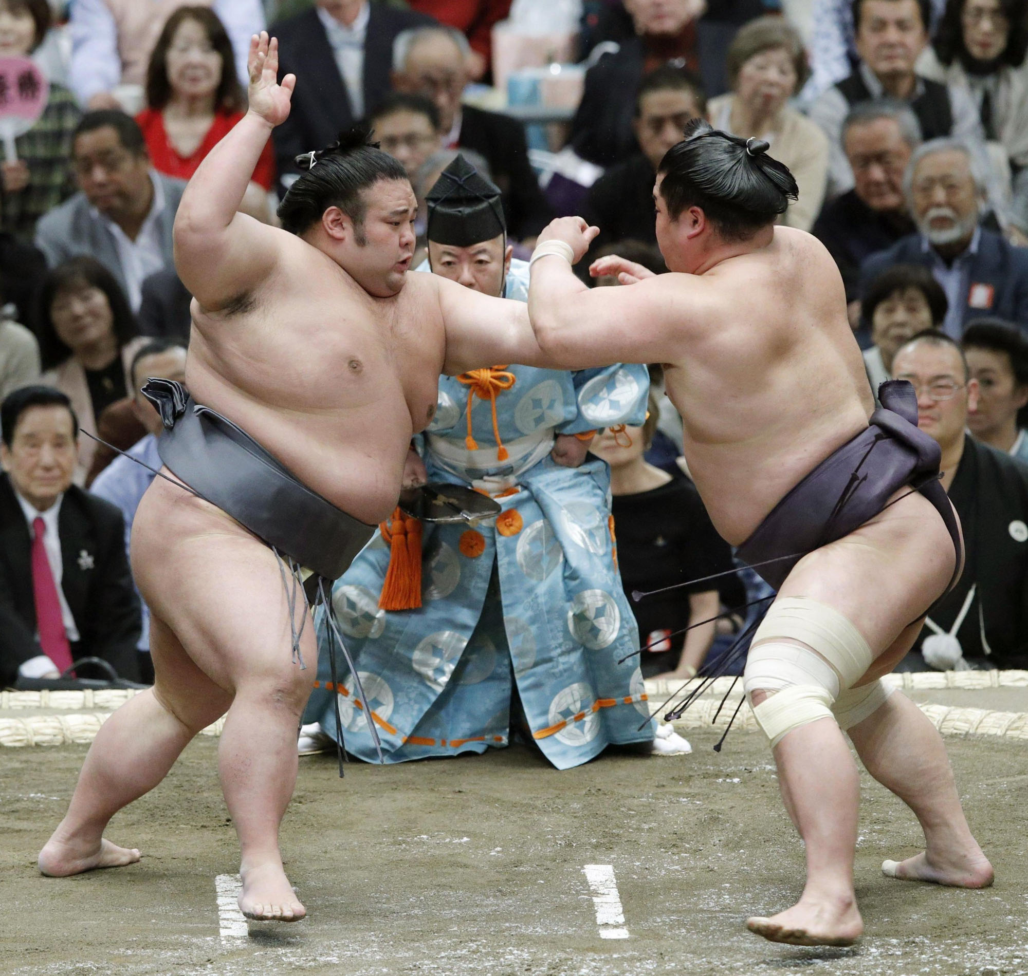 Sumo: Sekiwake Takakeisho vs. Myogiryu Yasunari, The Spring Grand Sumo Tournament. 2000x1900 HD Background.