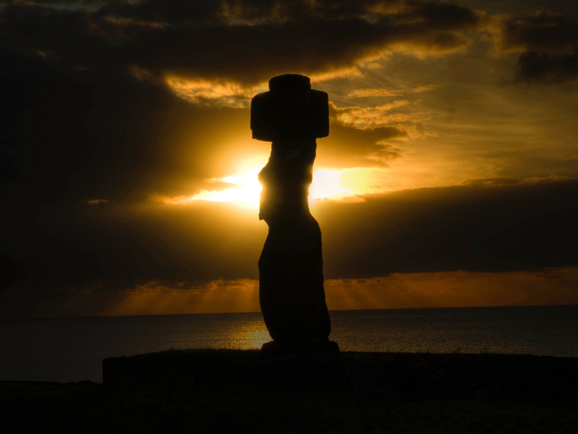 Easter Island, Remote Polynesian paradise, Ancient civilization, Stone marvels, 1920x1440 HD Desktop