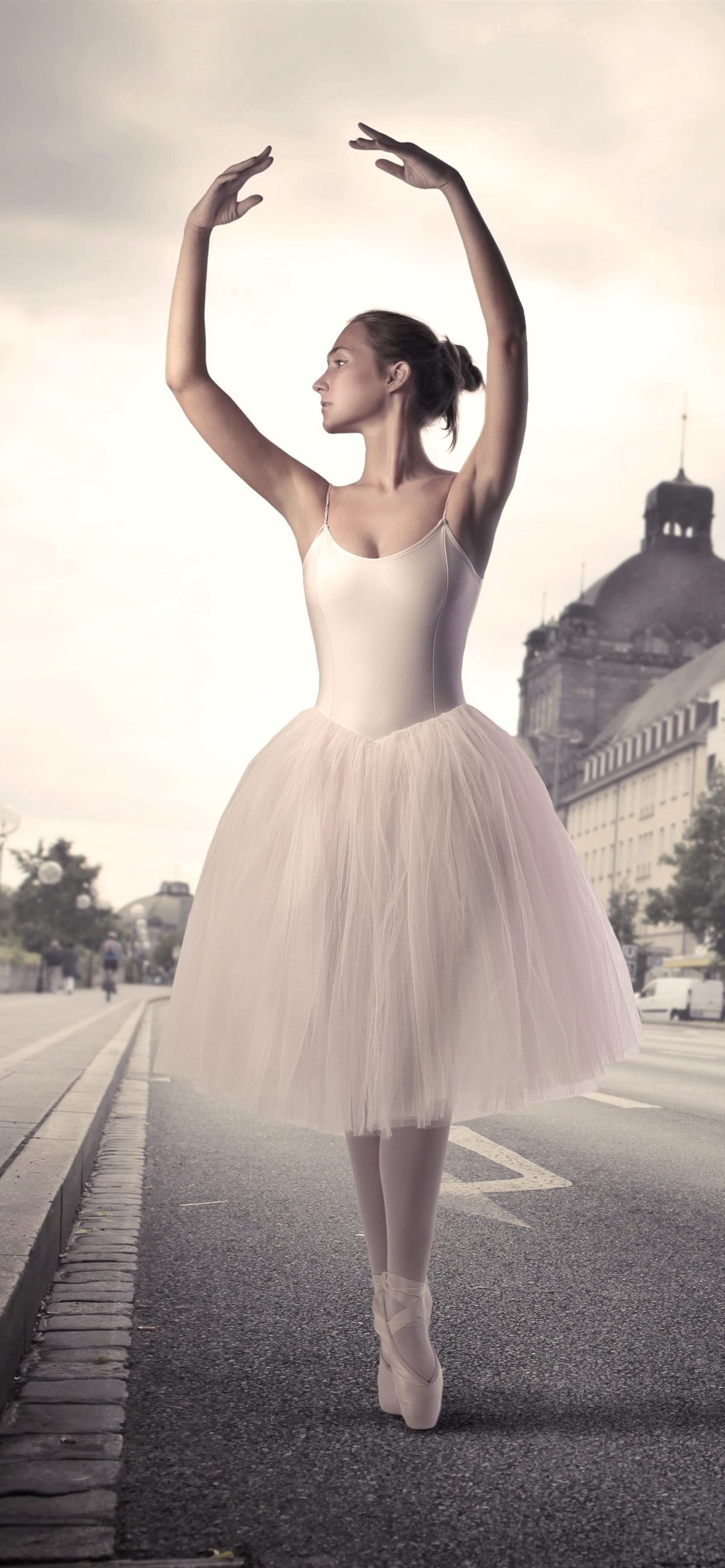 Ballet: Prima ballerina, Posing, Aesthetic. 1250x2690 HD Background.