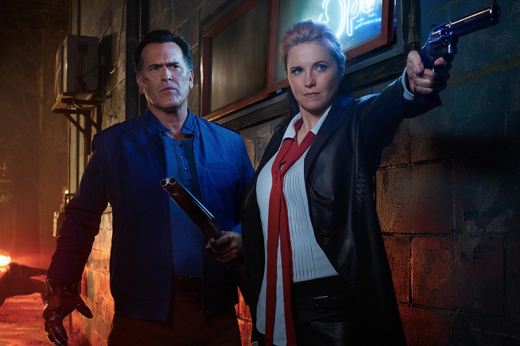 Bruce Campbell: Lucy Lawless as Ruby Knowby and Rebecca Prevett, Ash Williams, Ash vs Evil Dead. 2070x1380 HD Background.