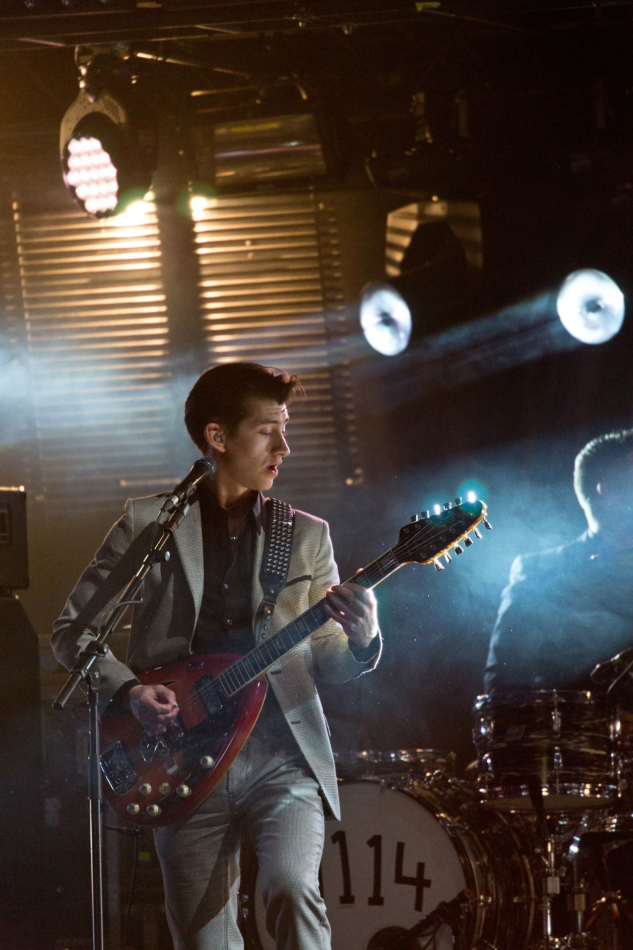 Alex Turner, Guitar, Arctic Monkeys, 1280x1920 HD Handy