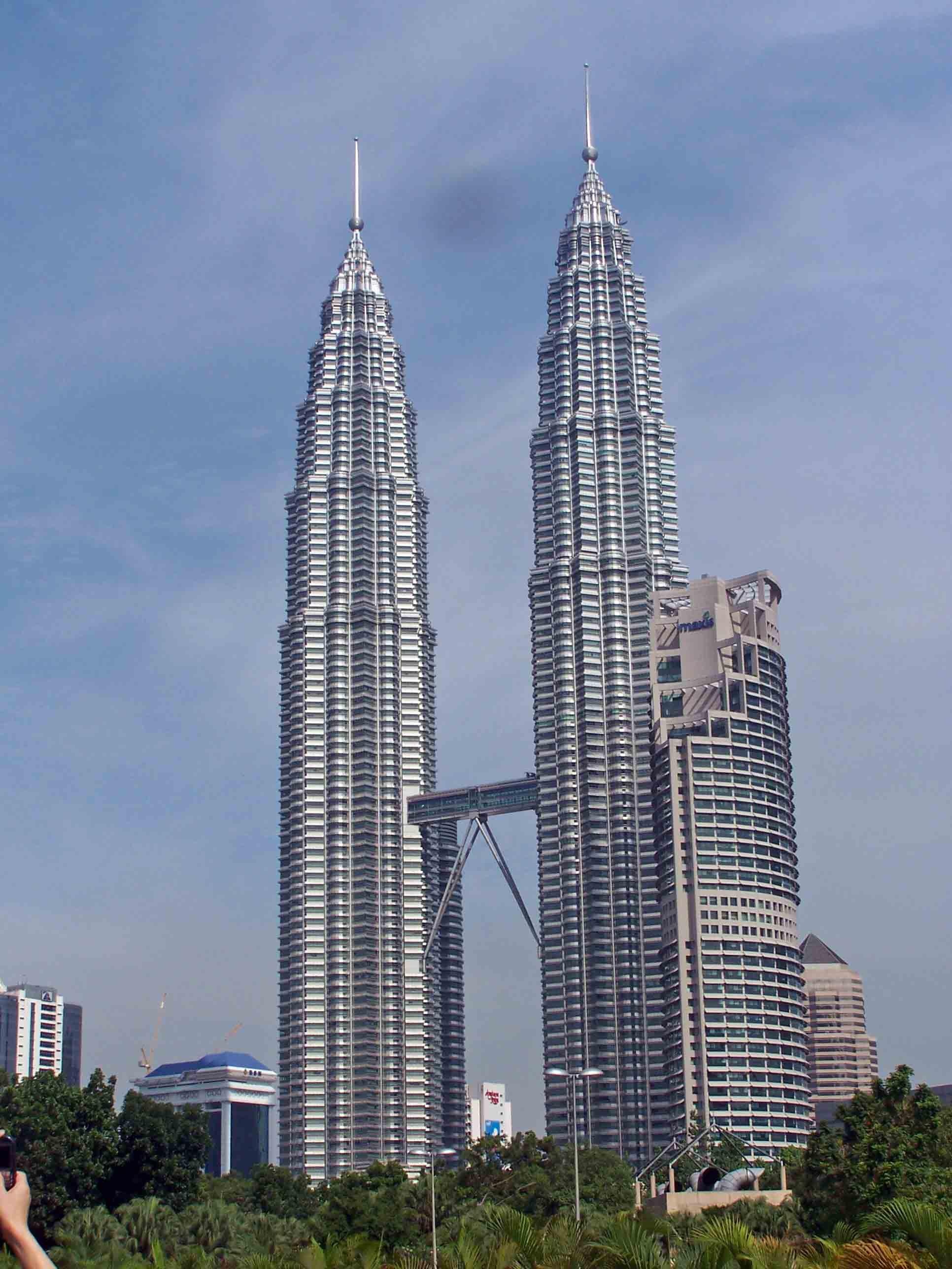 Petronas Twin Towers, 1600x1200 resolution, Warehouse photos, Towering structures, 1940x2580 HD Phone