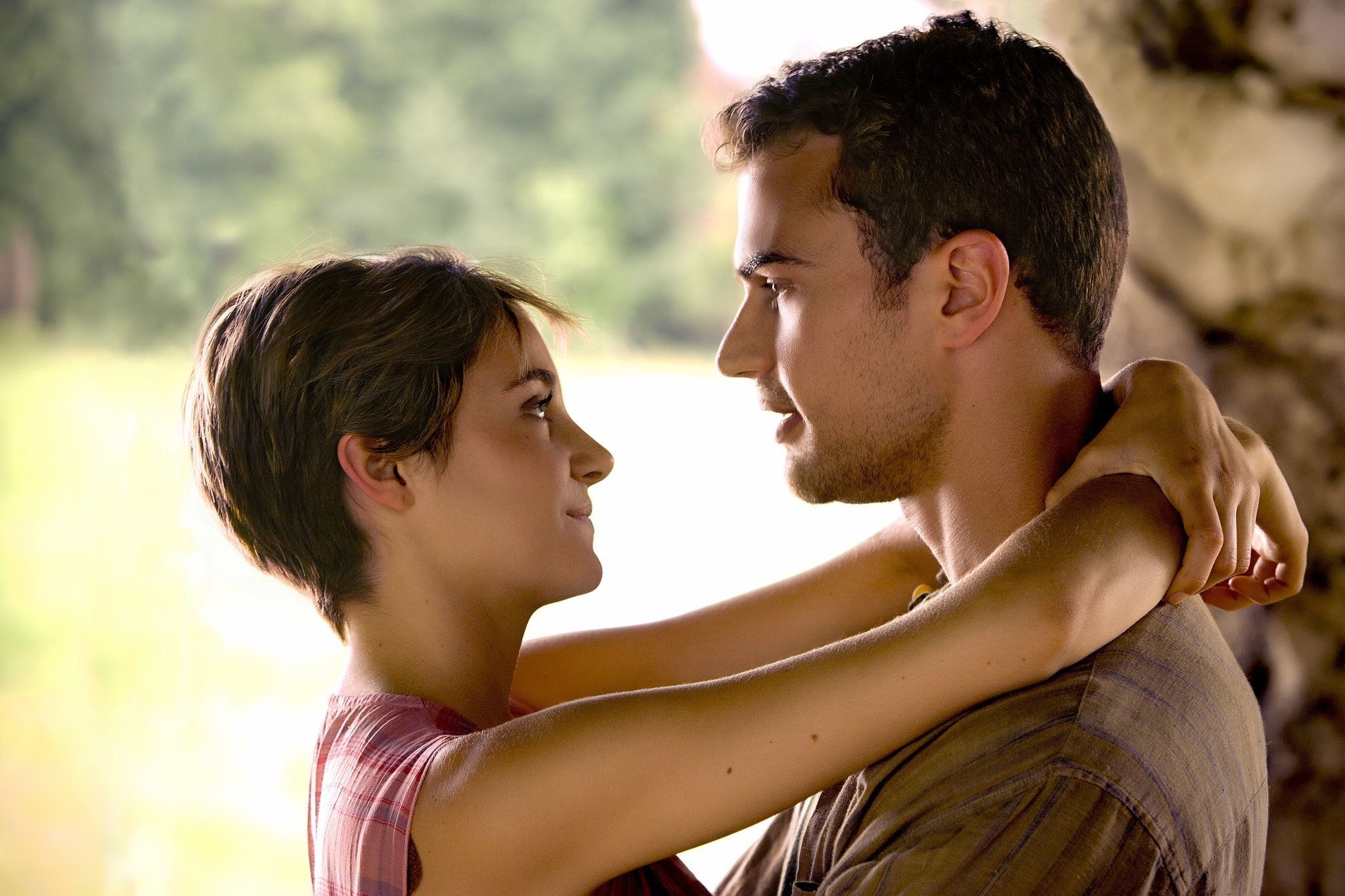 Four and Tris, Divergent movies, Tris Four kiss, 2050x1370 HD Desktop