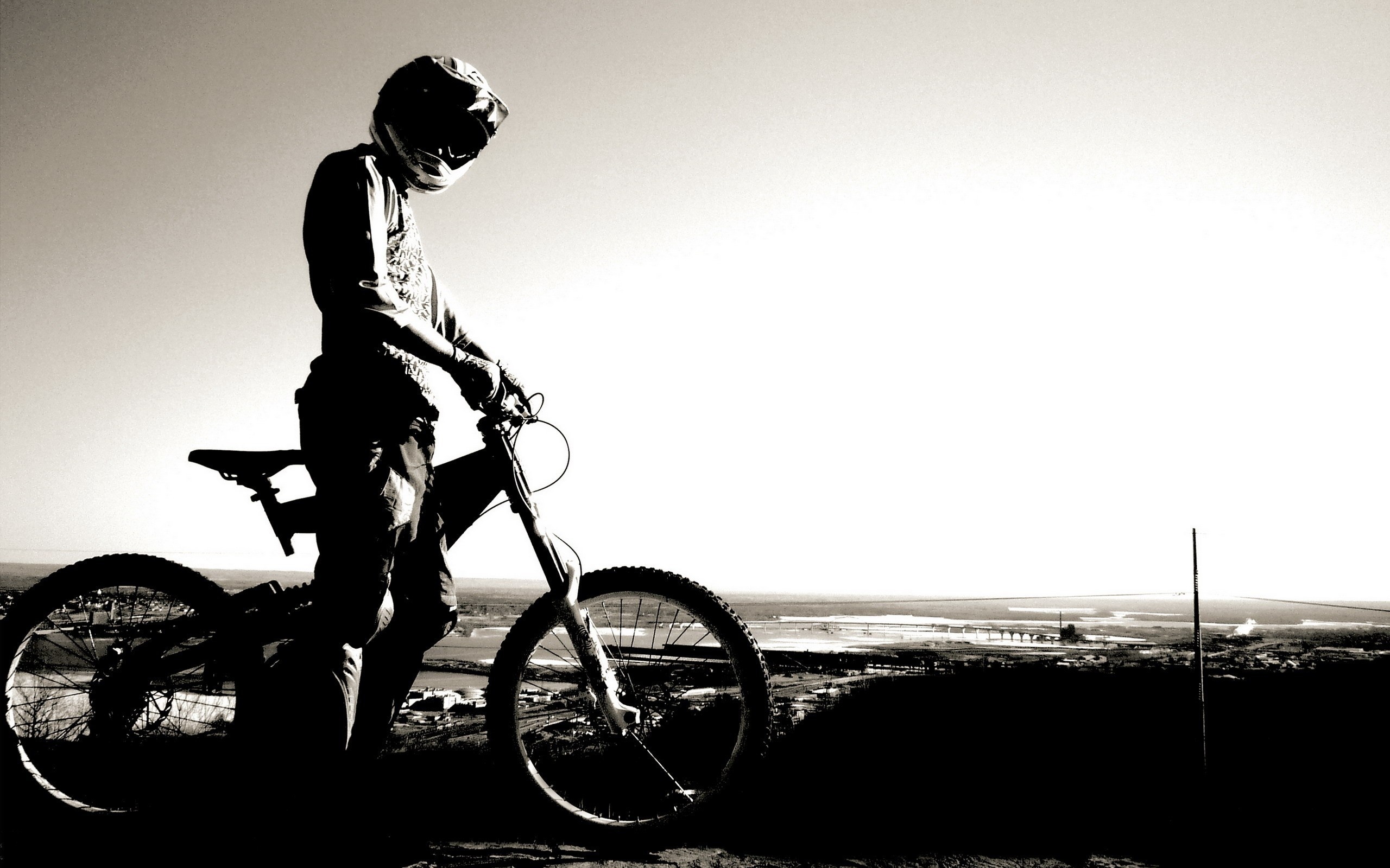 BMX (Sports): Bicycle Moto Xtream, BMX Equipment Essentials: Wrist, Elbow And Knee Pads, Gloves. 2560x1600 HD Wallpaper.