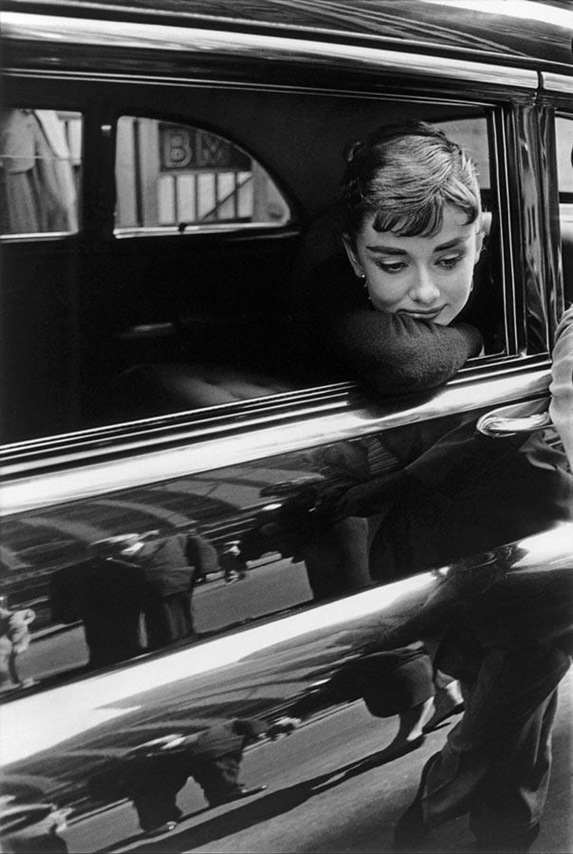 Audrey Hepburn, Filming of Sabrina, New York 1954, 1920x2870 HD Phone