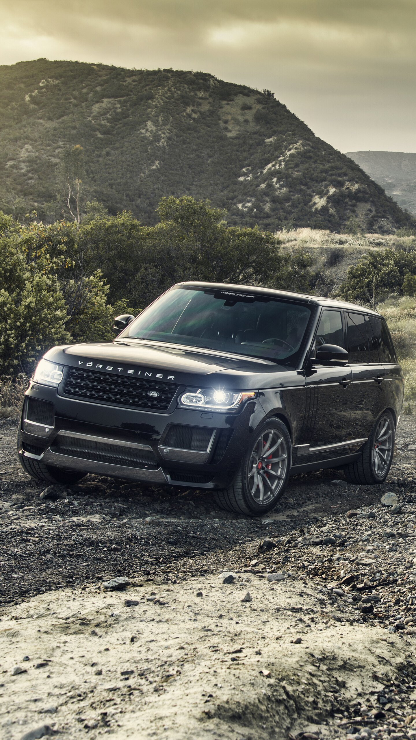 Range Rover: Vehicles, The first-generation was available only in a 2-door body until 1981. 1440x2560 HD Wallpaper.