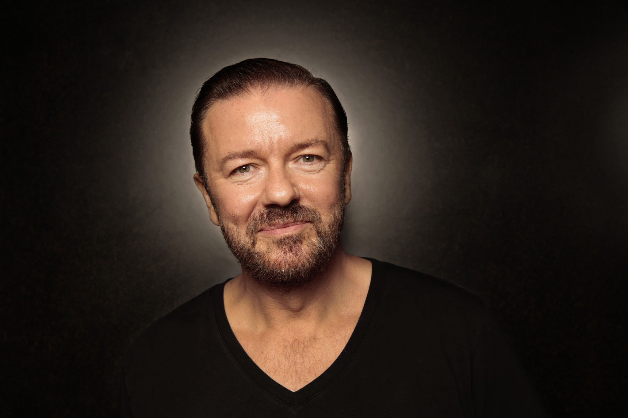 Ricky Gervais, Comedic genius, Stand-up comedy, Award show host, 2050x1370 HD Desktop