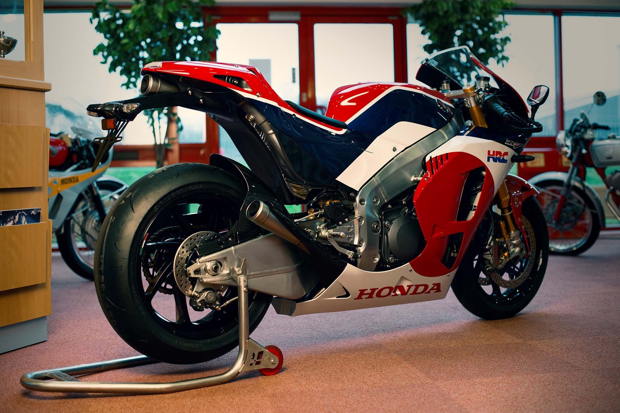 Honda RC213V-S, Most expensive Japanese bike, Auction motorcycle, Motorcycle news, 2000x1340 HD Desktop
