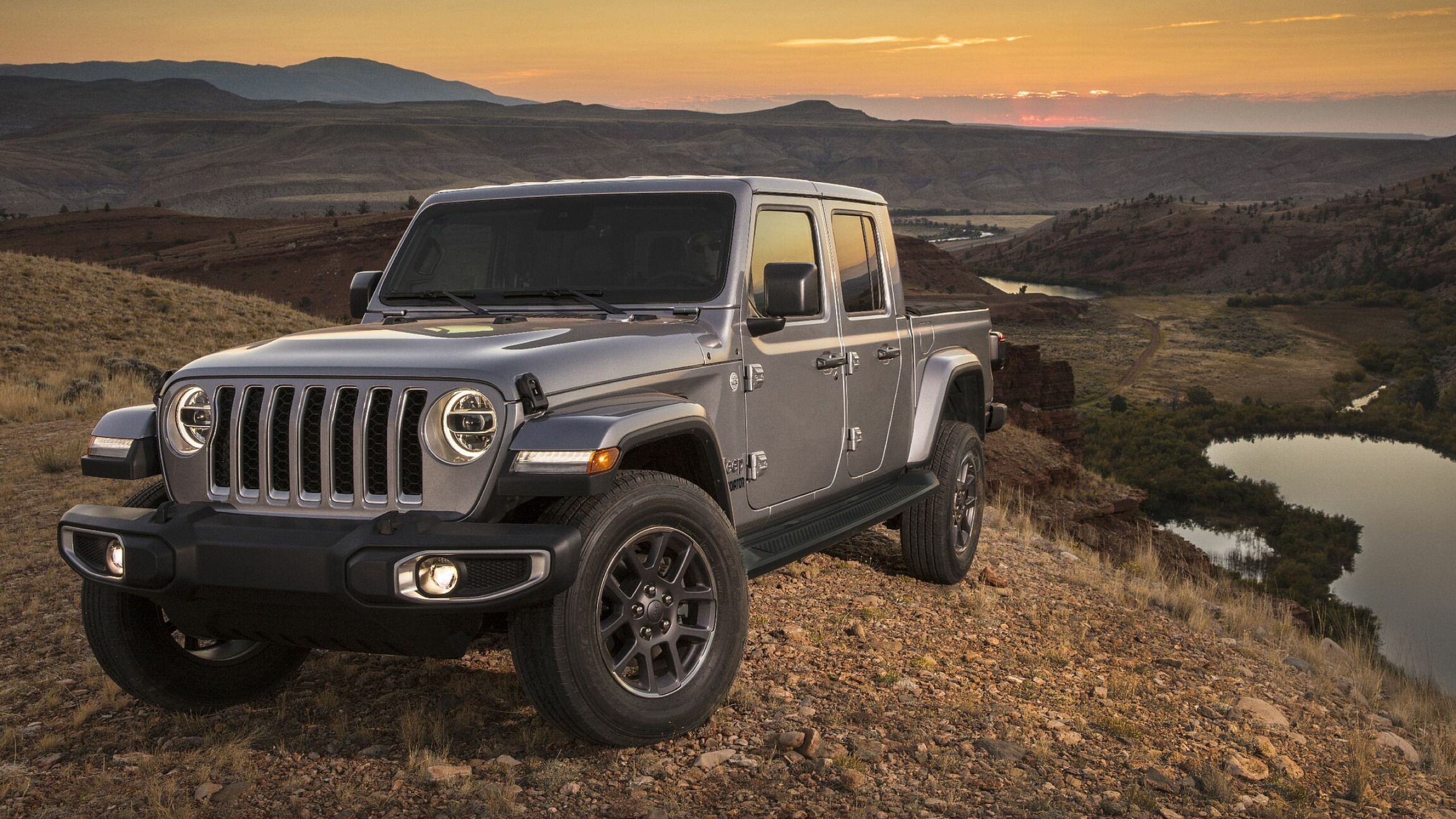 Jeep: Gladiator, A midsize pickup truck. 2560x1440 HD Wallpaper.