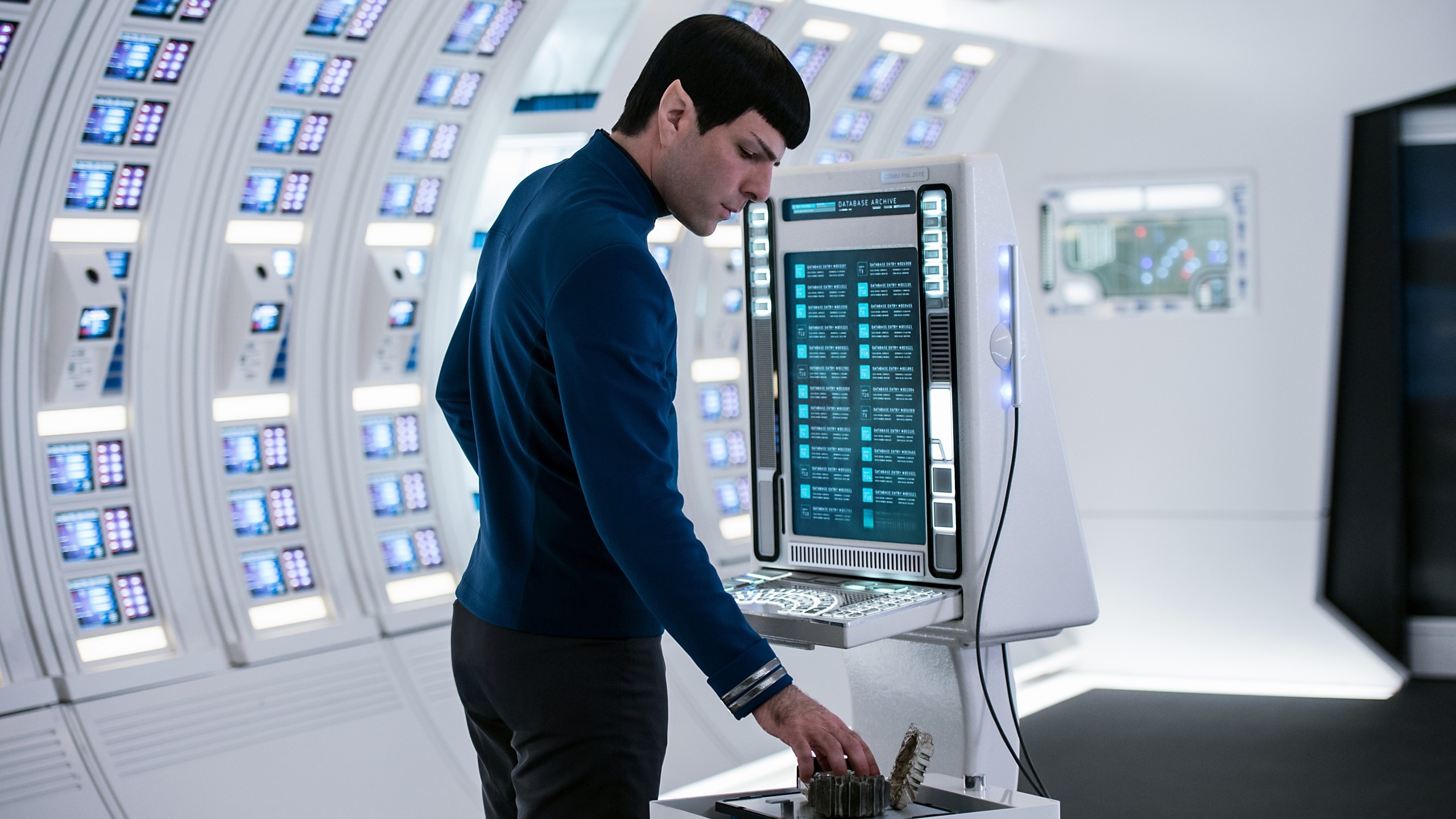 Zachary Quinto, Star Trek Beyond, Best movies of 2016, 2560x1440 HD Desktop