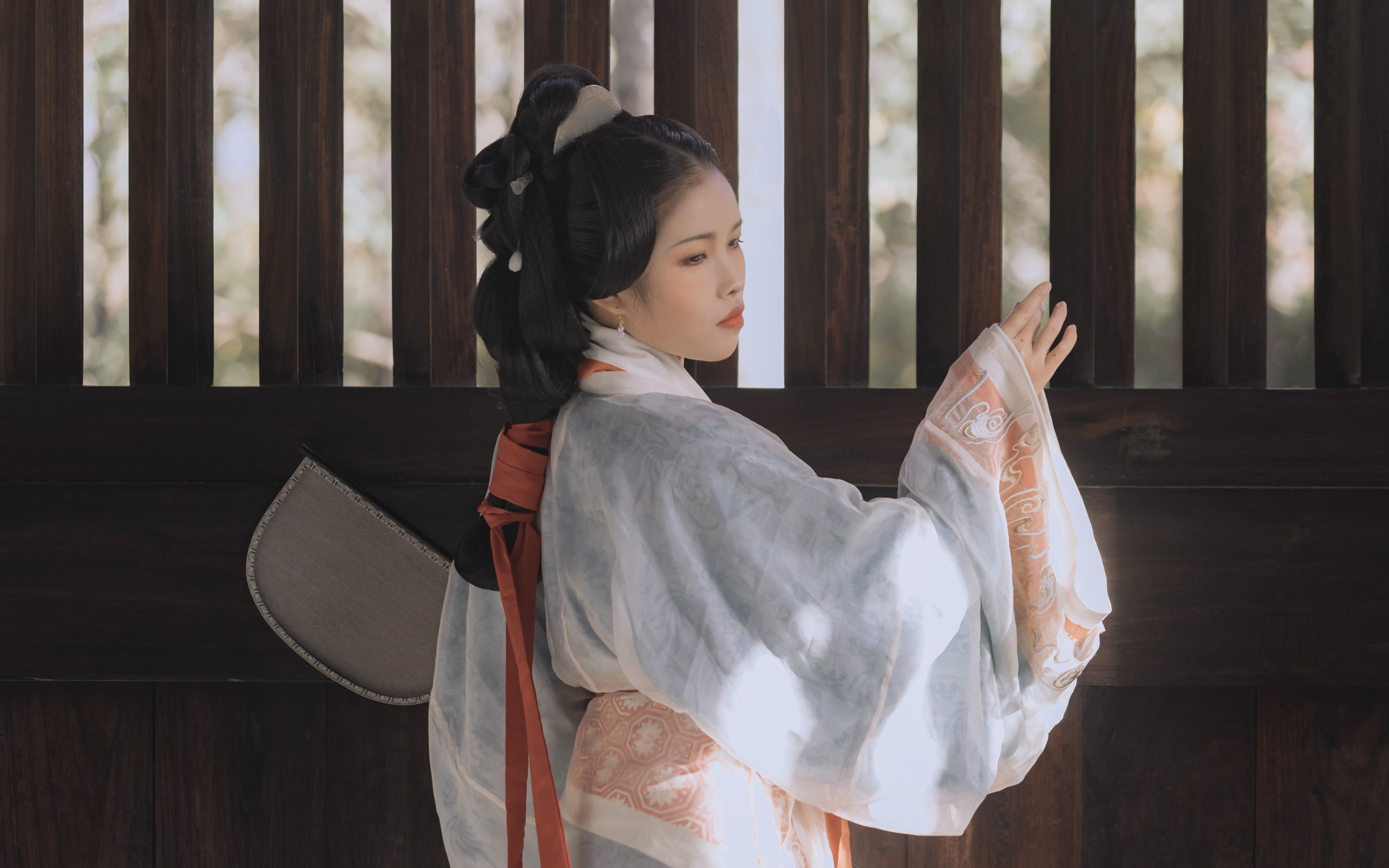 Japanese girl performer, Kimono beauty, Wallpapers for MacBook Pro, 2880x1800 HD Desktop